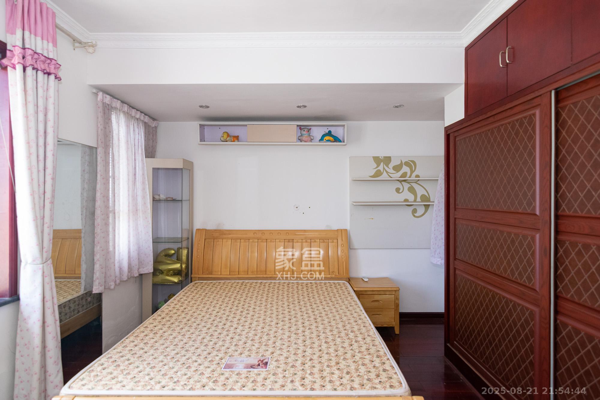 新雅黄金苑  3室2厅2卫    68.0万 新雅黄金苑  3室2厅2卫    68.0万卧室