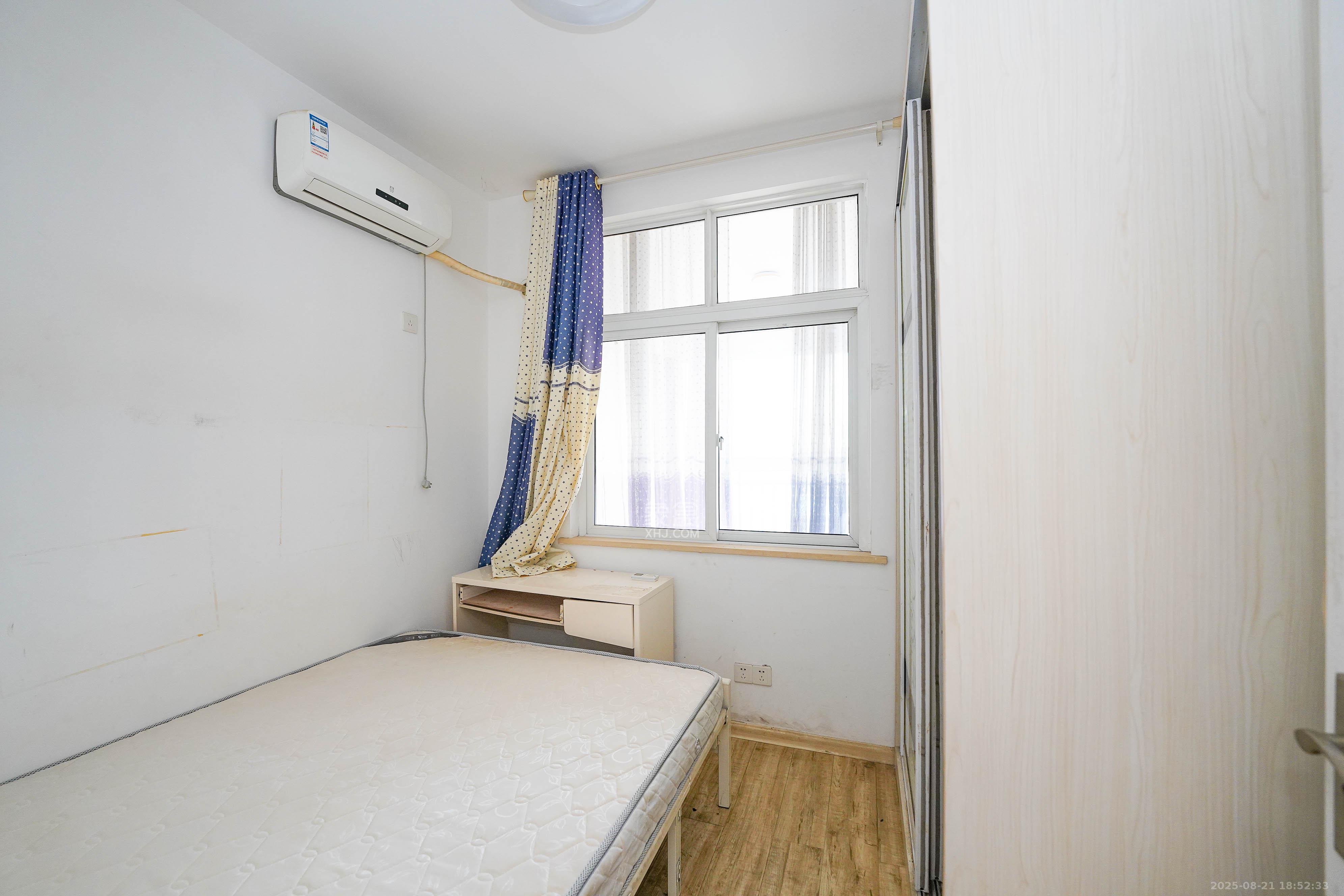 凯富漫城  3室2厅2卫    52.0万 凯富漫城  3室2厅2卫    52.0万卧室