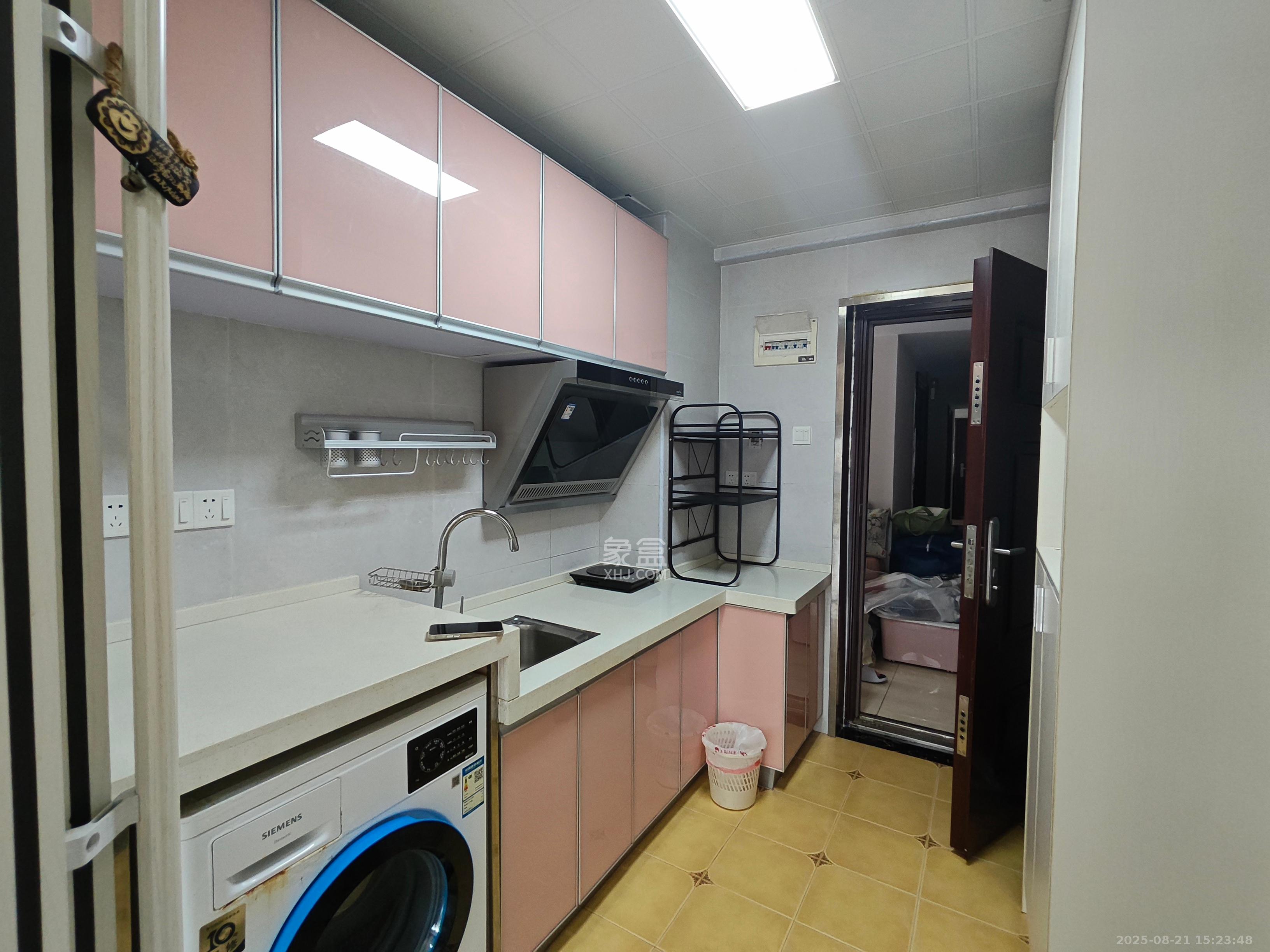 中建芙蓉嘉苑  1室1厅1卫    1300.0元/月室内图