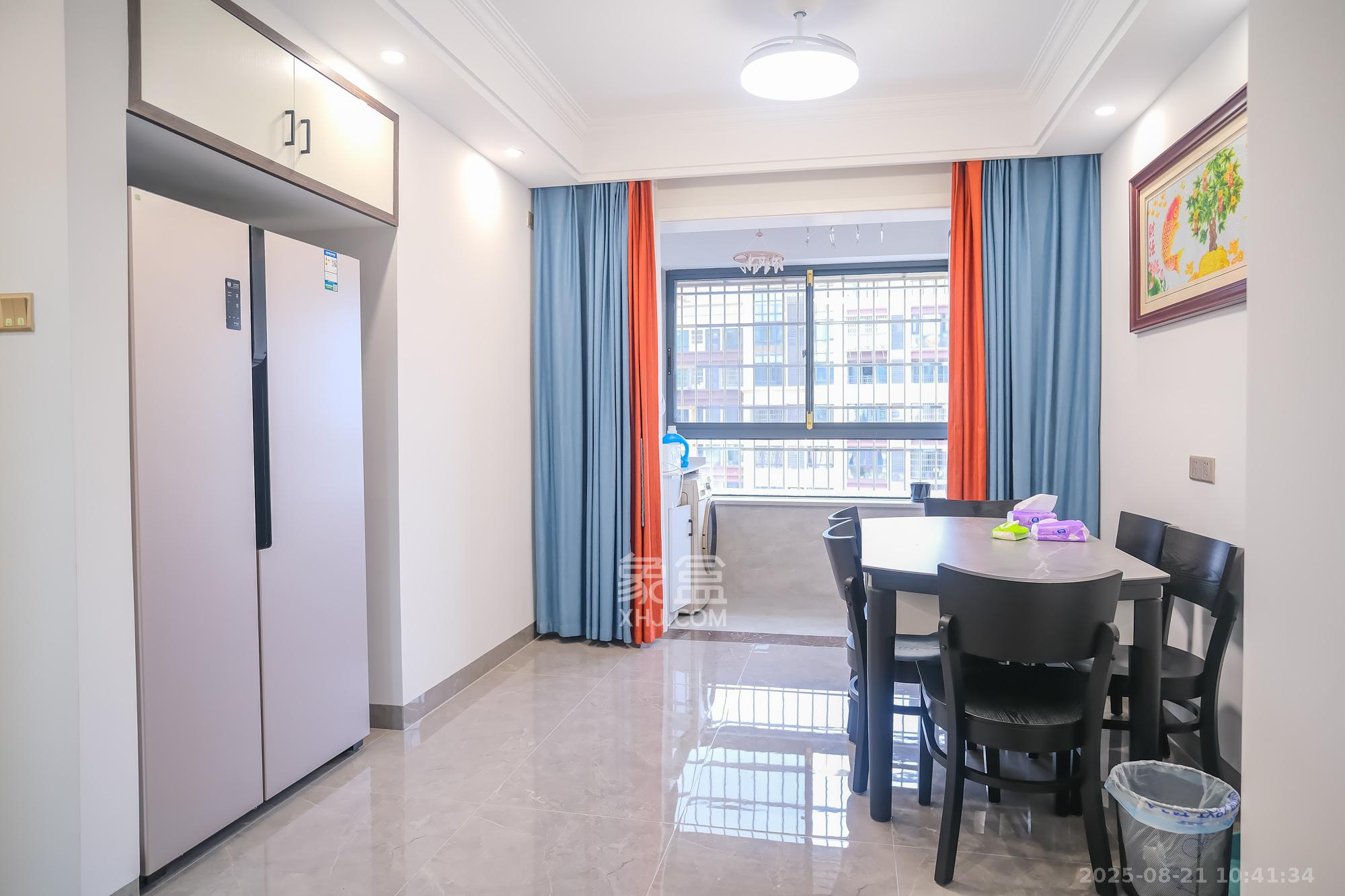 星城春晓  3室2厅2卫    99.8万客厅