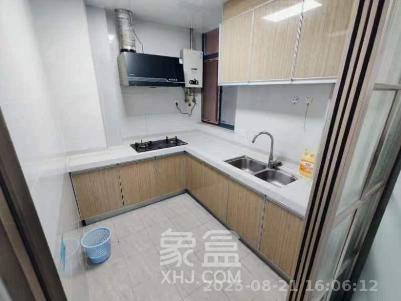 江南华府  3室2厅1卫   2700.00元/月室内图1