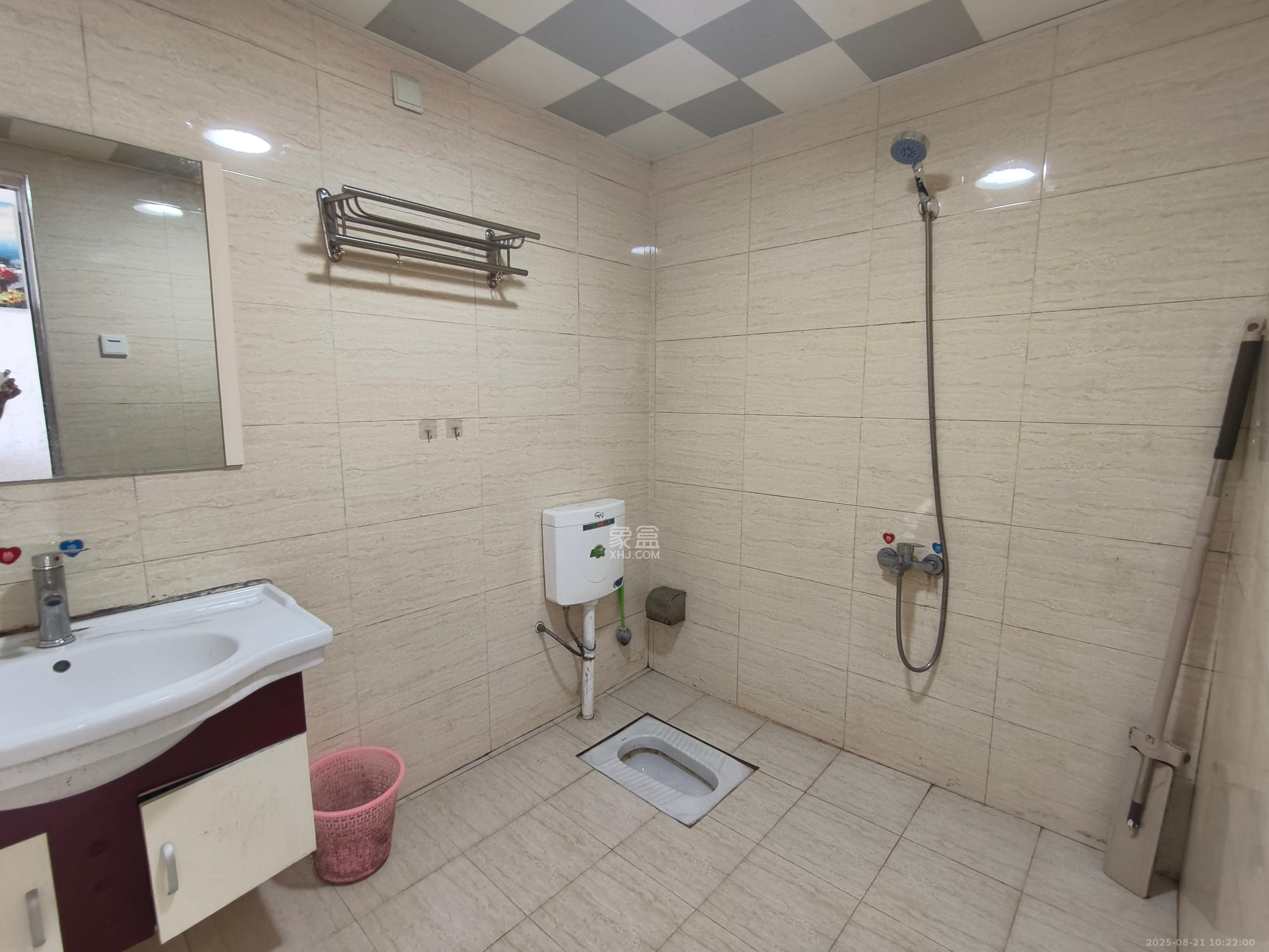 金领家族 1室1厅1卫 1200.0元/月 金领家族 1室1厅1卫 1200.0元/月室内图