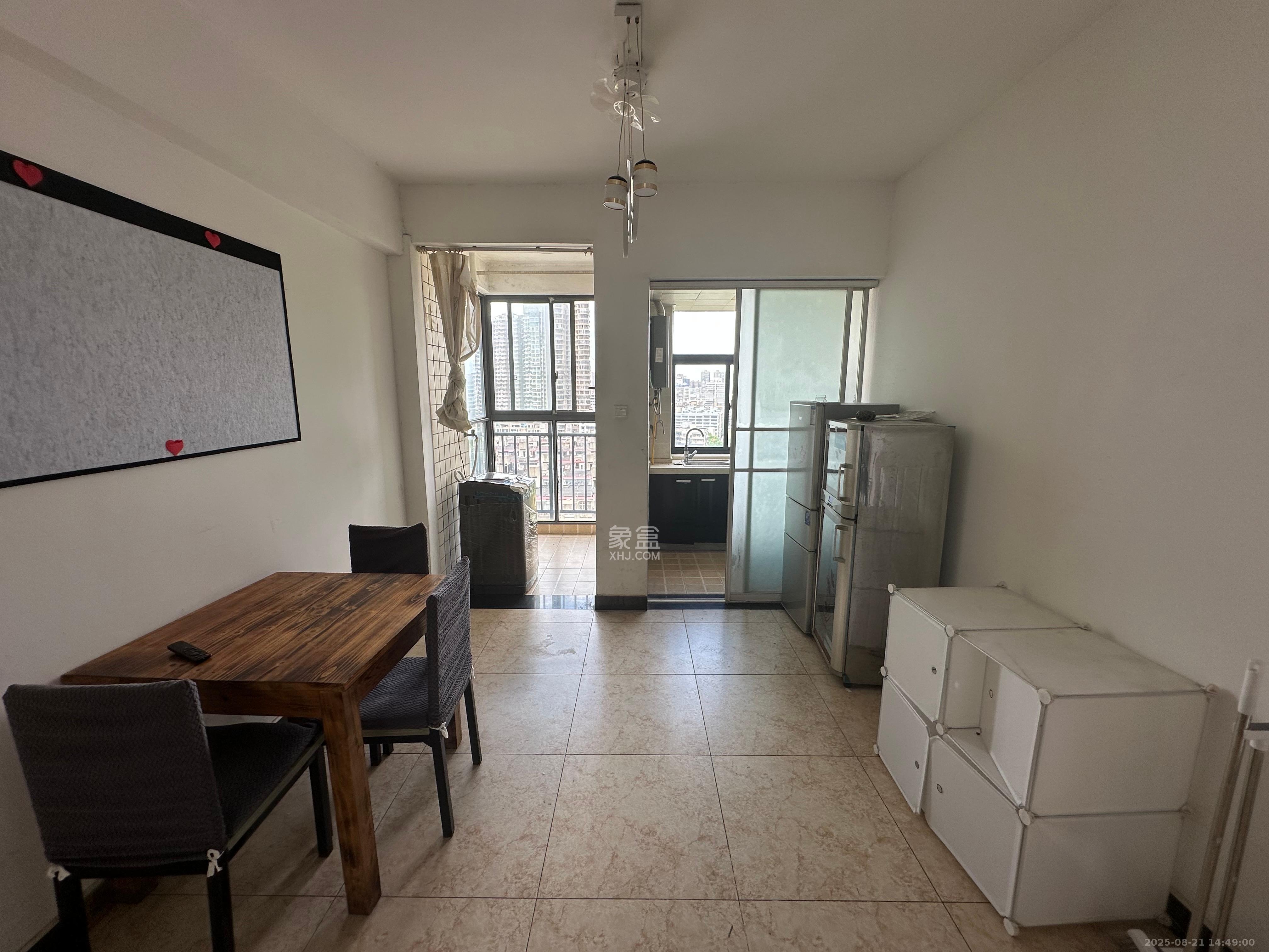 运通尊苑  3室2厅1卫    2400.0元/月 运通尊苑  3室2厅1卫    2400.0元/月室内图