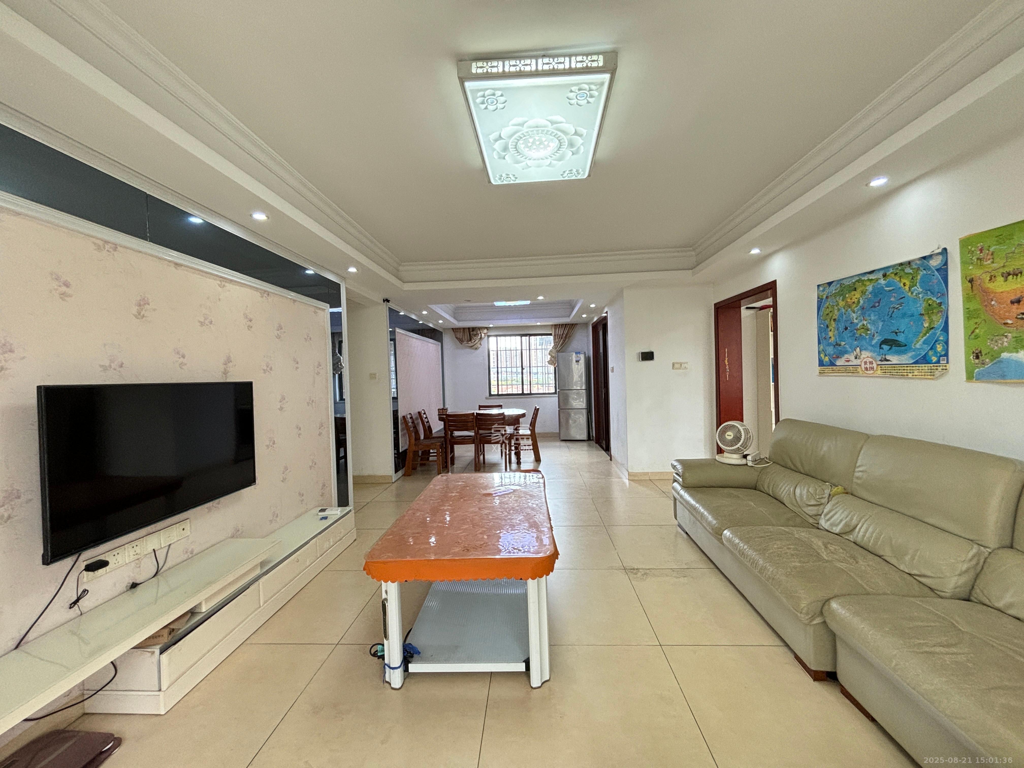 鑫天御景湾 3室2厅2卫 2800.0元/月 鑫天御景湾 3室2厅2卫 2800.0元/月室内图