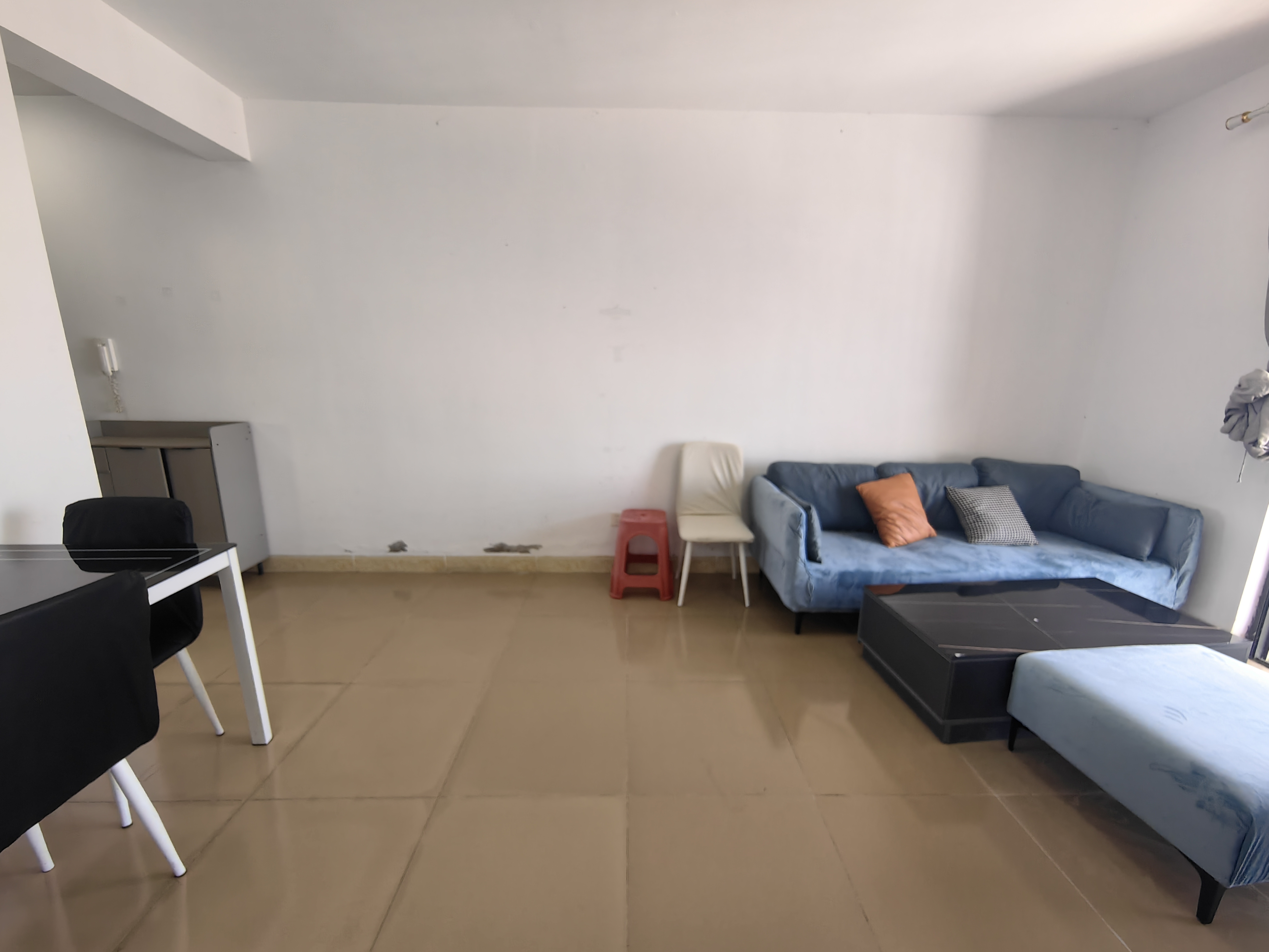 冠盛天泽园 2室2厅1卫 2400.0元/月 冠盛天泽园 2室2厅1卫 2400.0元/月室内图