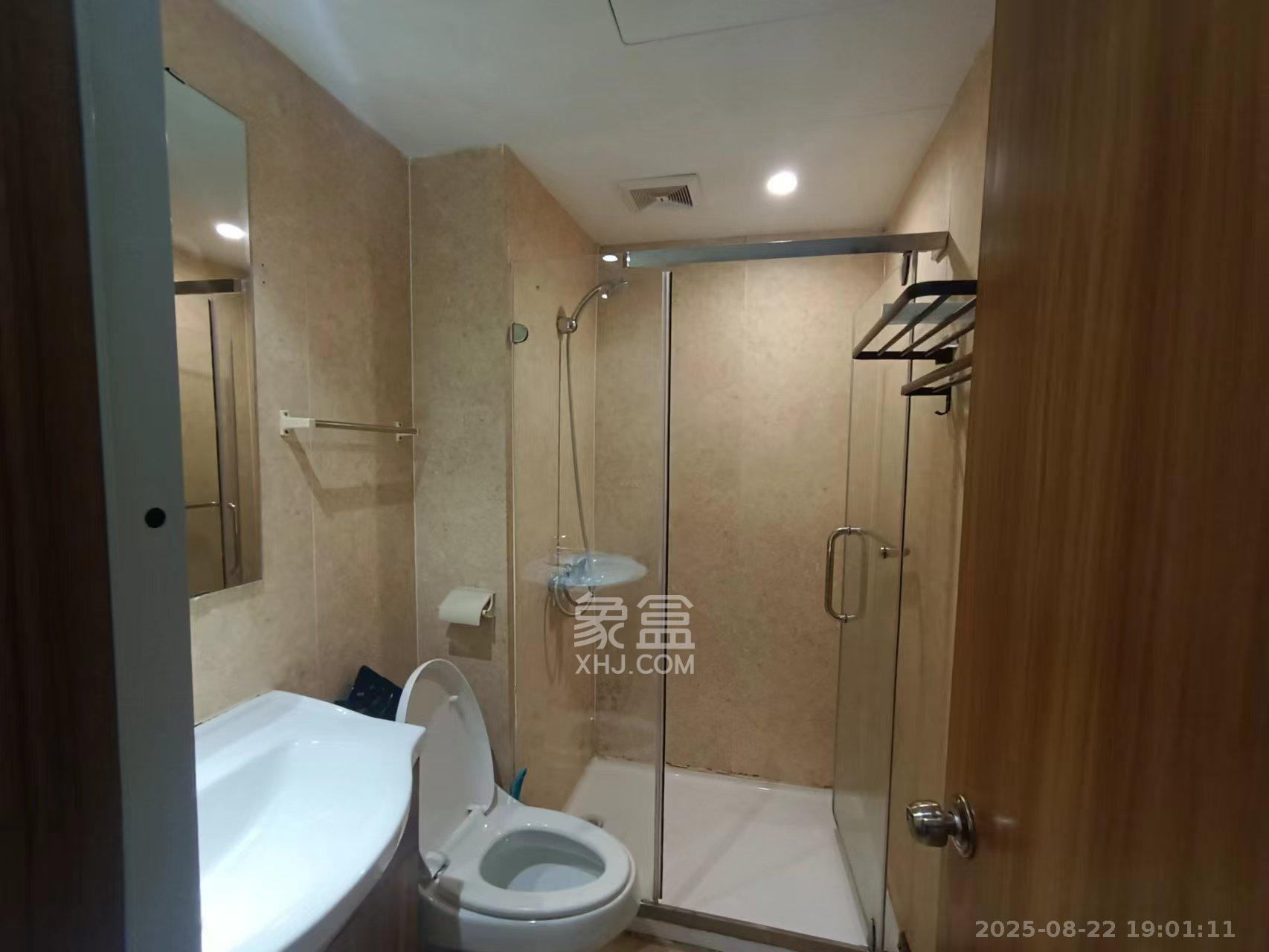 麓谷小镇  3室2厅1卫    2200.0元/月 麓谷小镇  3室2厅1卫    2200.0元/月室内图