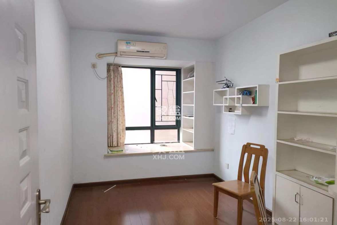 凯轩云顶 4室2厅1卫 3500.0元/月 凯轩云顶 4室2厅1卫 3500.0元/月室内图