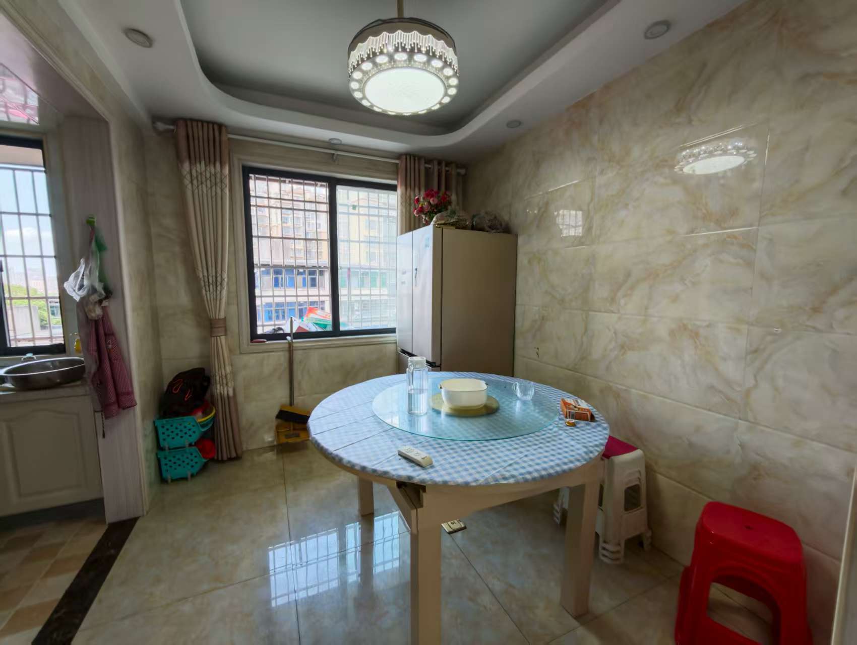 滨江花园 3室2厅2卫 49.8万 滨江花园 3室2厅2卫 49.8万室内图