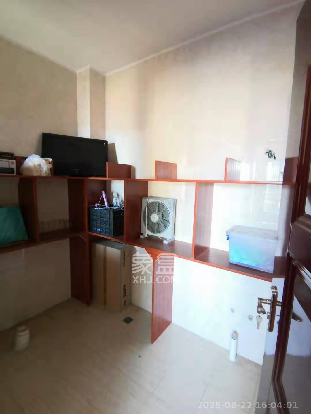 中建芙蓉嘉苑  4室2厅2卫    2600.0元/月室内图