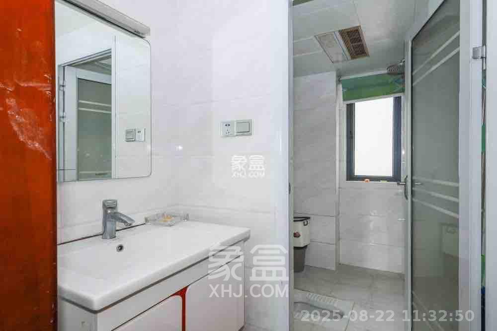 荣盛花语馨苑  3室2厅1卫   2800.00元/月室内图