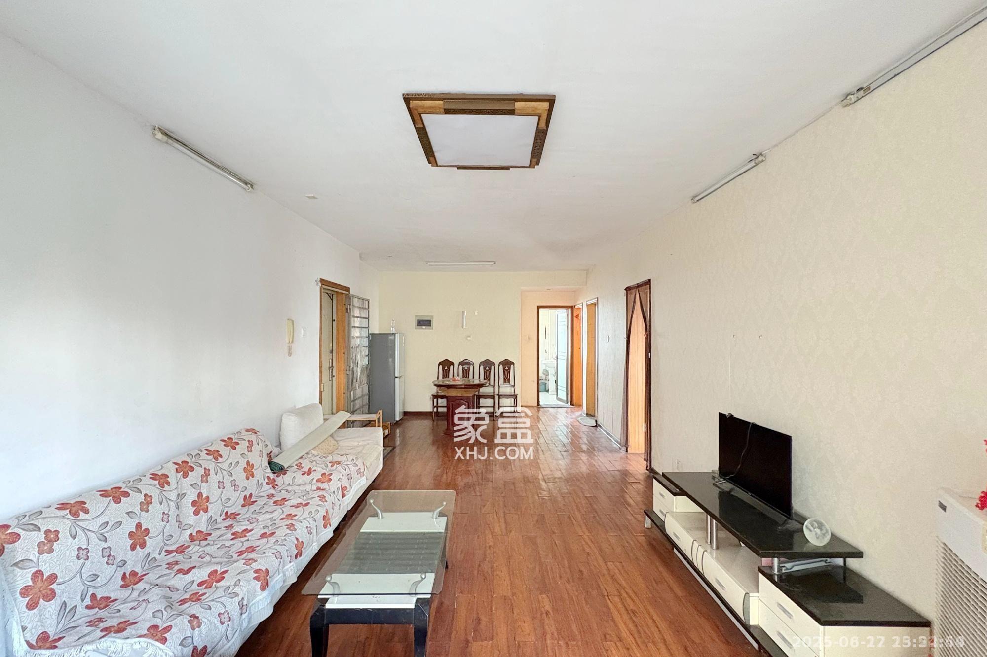 佳天雅苑 3室2厅2卫 2000.0元/月 佳天雅苑 3室2厅2卫 2000.0元/月室内图