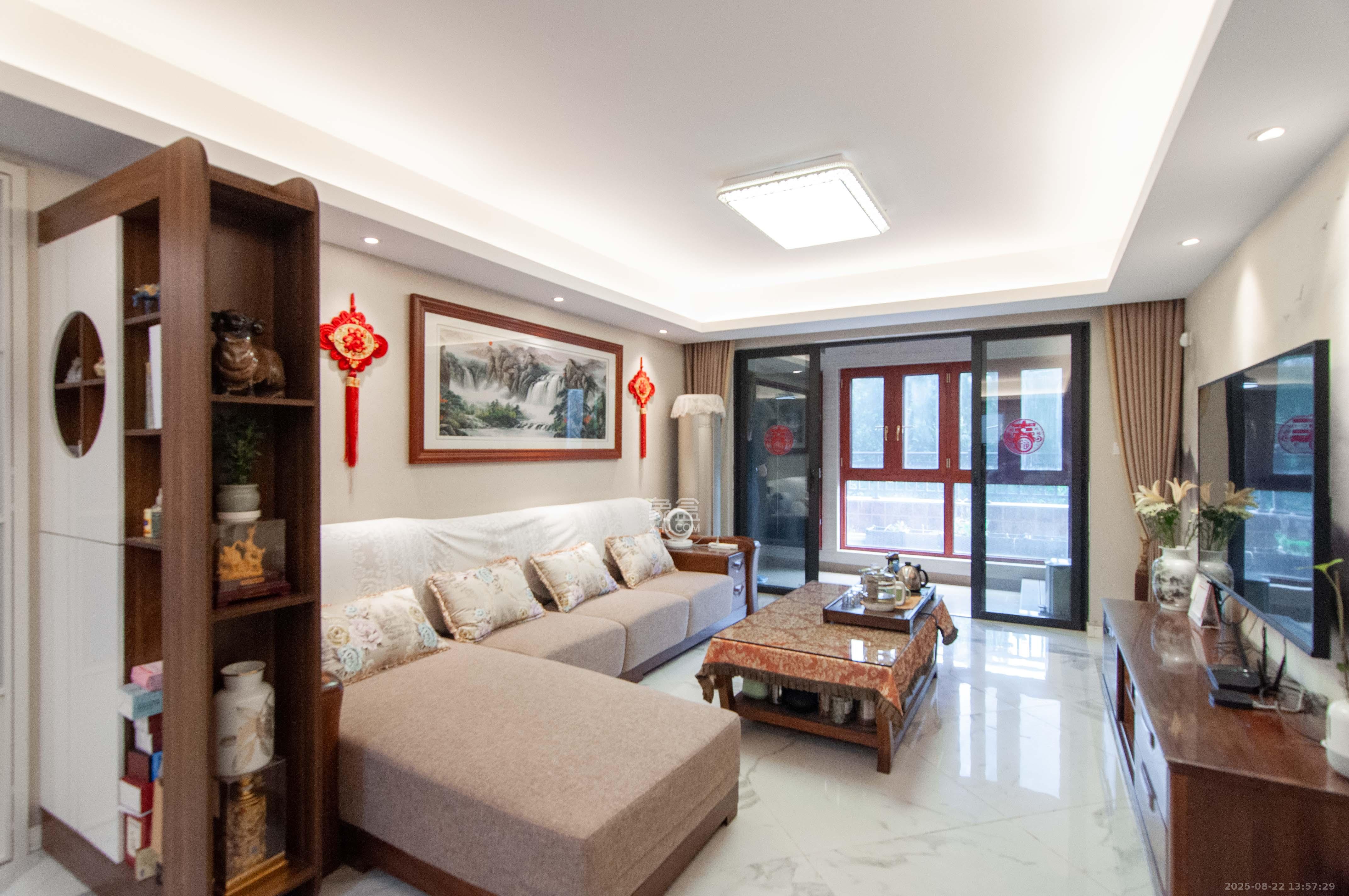 万科里梅溪郡  5室2厅2卫    328.0万 万科里梅溪郡  5室2厅2卫    328.0万客厅