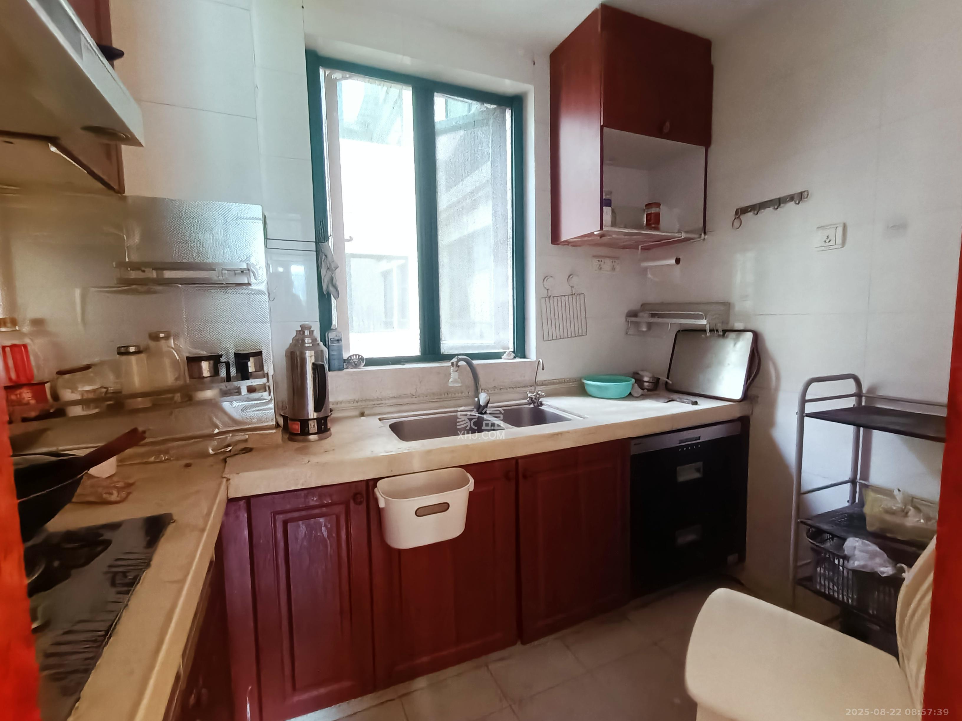 恒大城  1室2厅2卫    2300.0元/月室内图