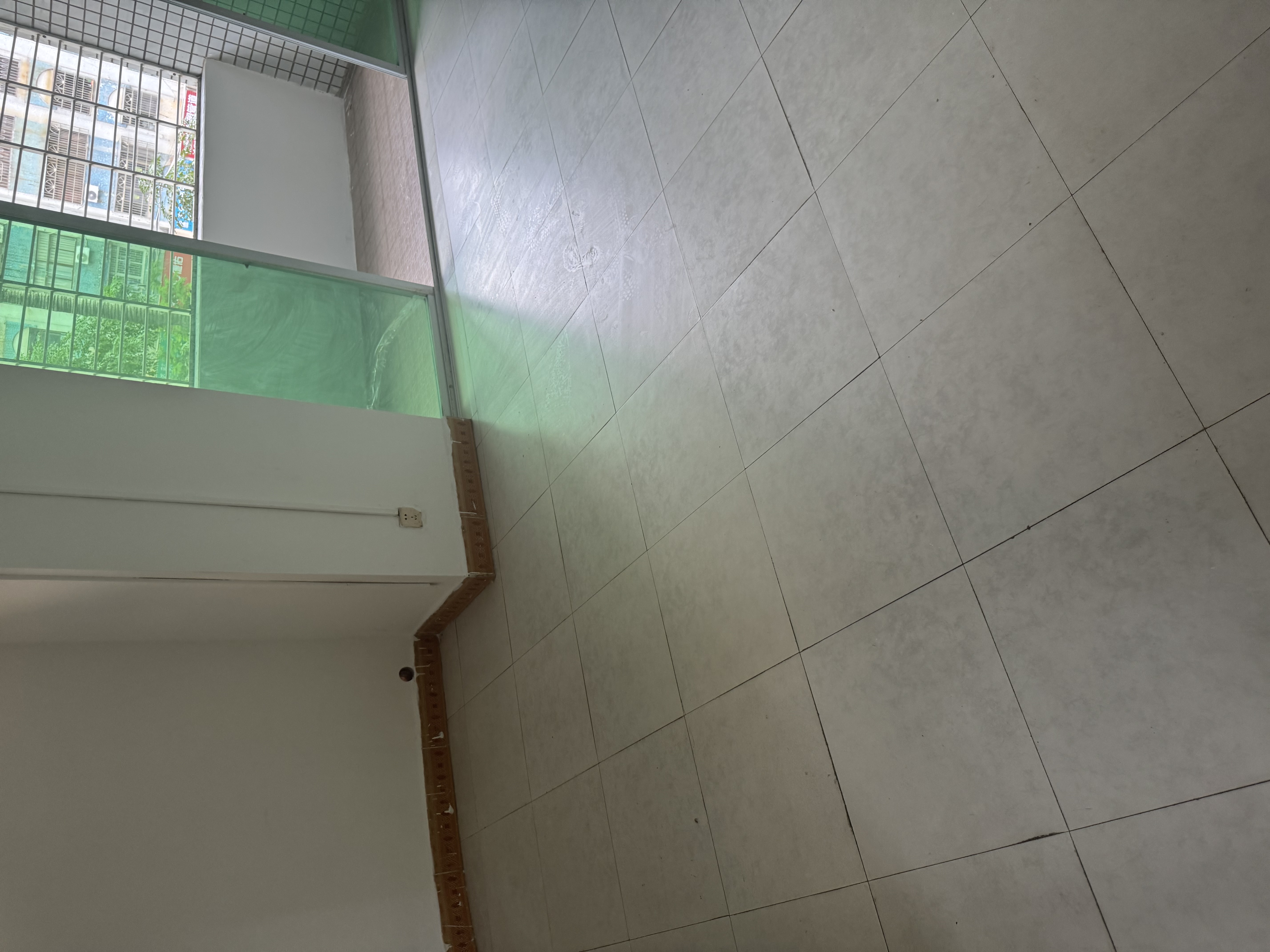 海景湾花园别墅 6室2厅5卫 15000.0元/月 海景湾花园别墅 6室2厅5卫 15000.0元/月室内图