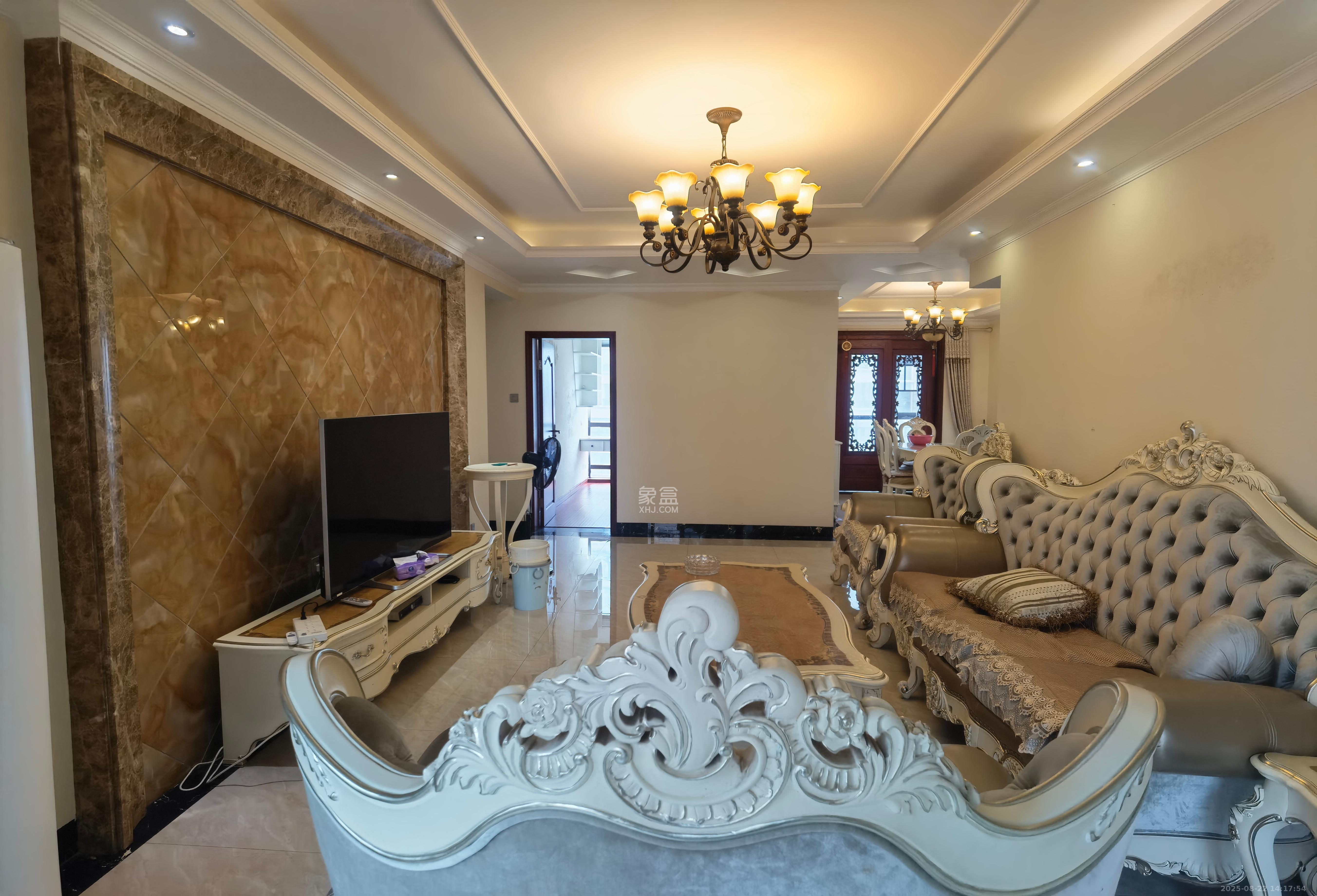 融科檀香山(融科紫檀、香山国际) 3室2厅1卫 3800.0元/月 融科檀香山(融科紫檀、香山国际) 3室2厅1卫 3800.0元/月室内图