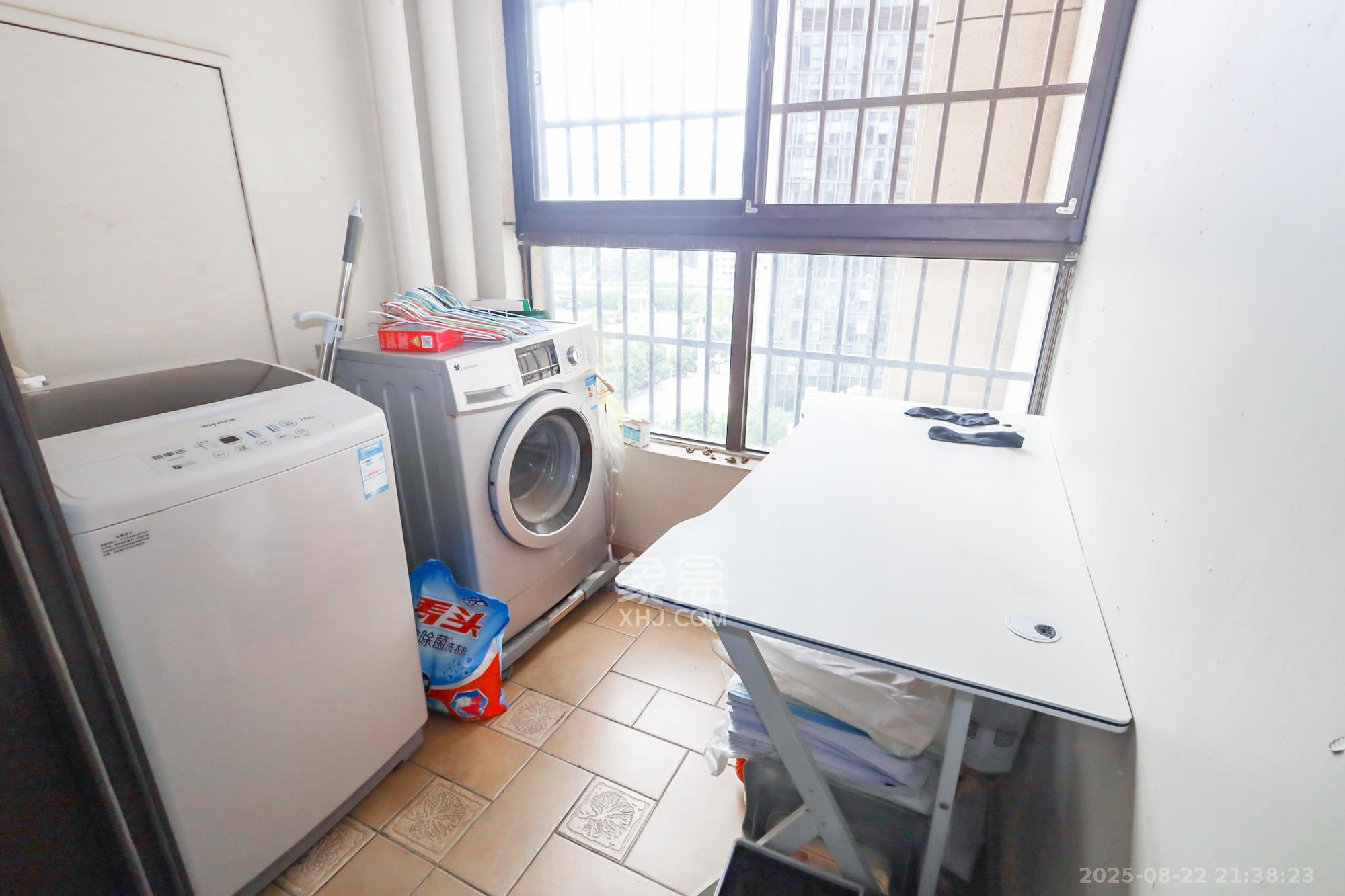 绿地中央广场  3室2厅1卫    90.0万其他