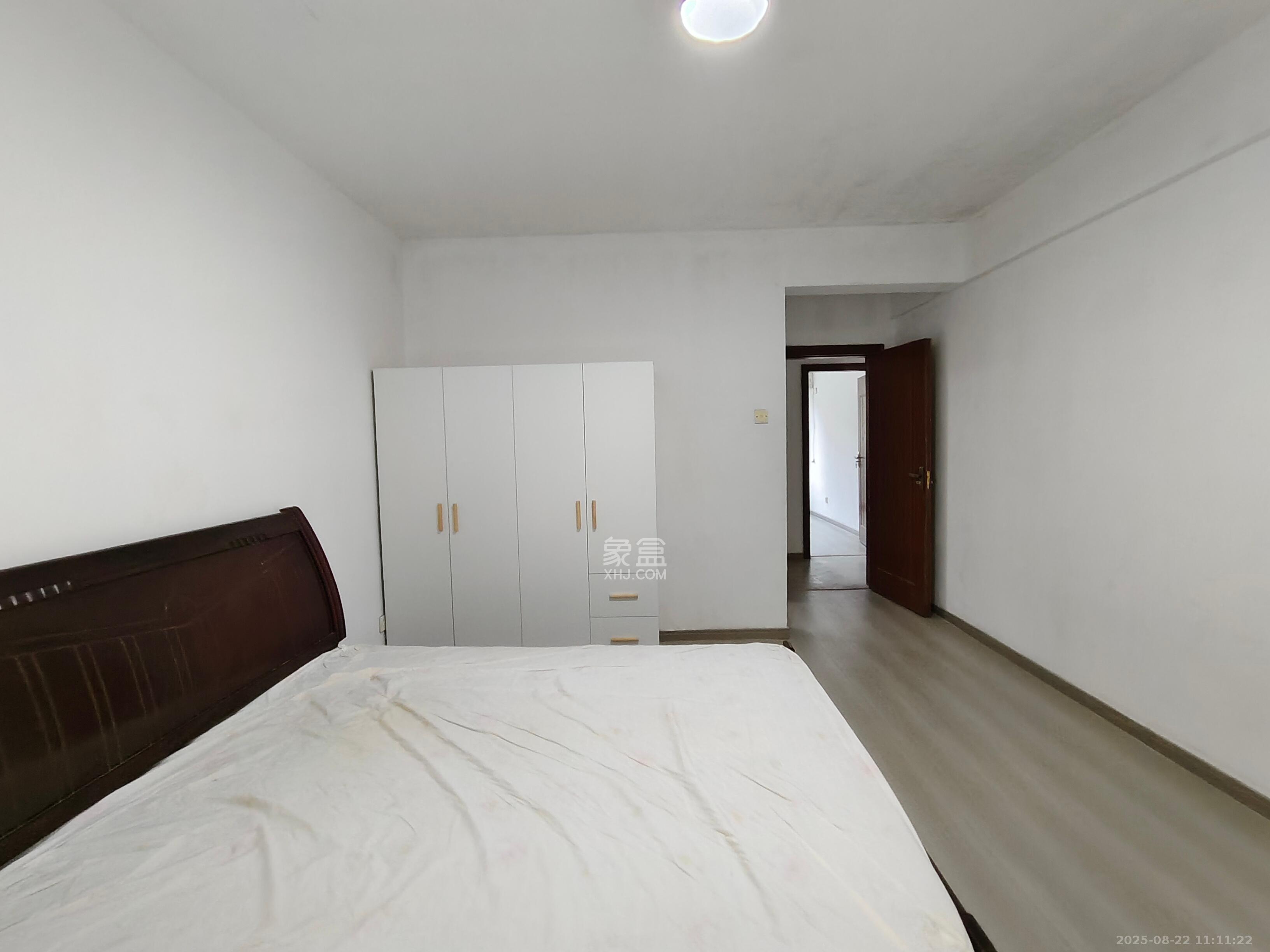 银港水晶城  4室2厅1卫    3200.0元/月 银港水晶城  4室2厅1卫    3200.0元/月