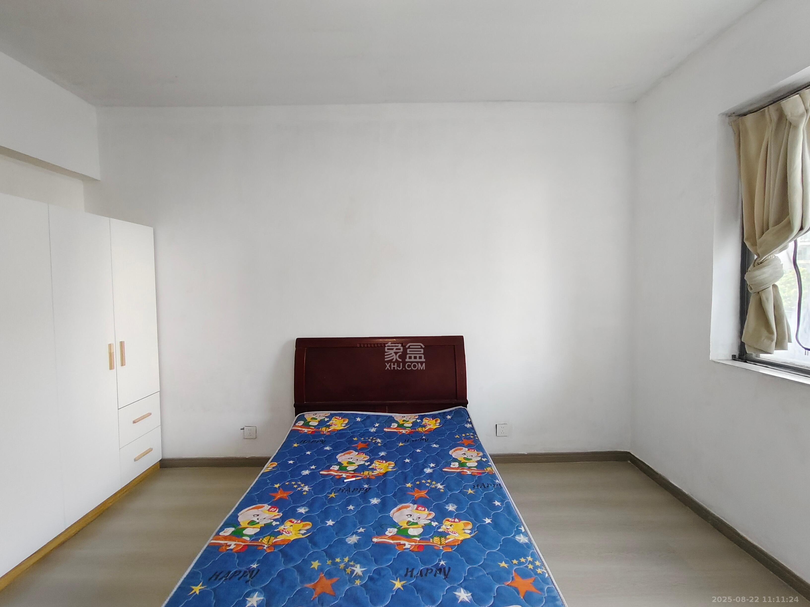 银港水晶城  4室2厅1卫    3200.0元/月 银港水晶城  4室2厅1卫    3200.0元/月室内图