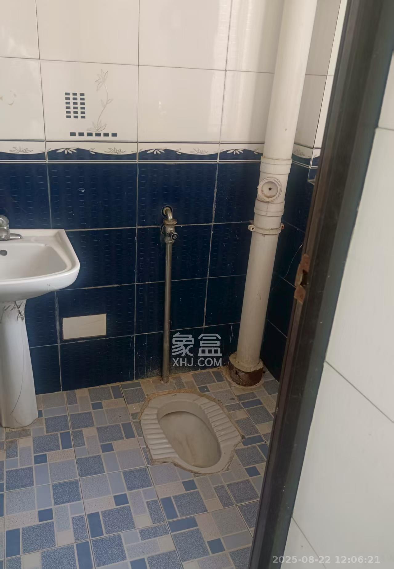 茶叶大市场“山水茗园”  2室2厅1卫    900.0元/月室内图