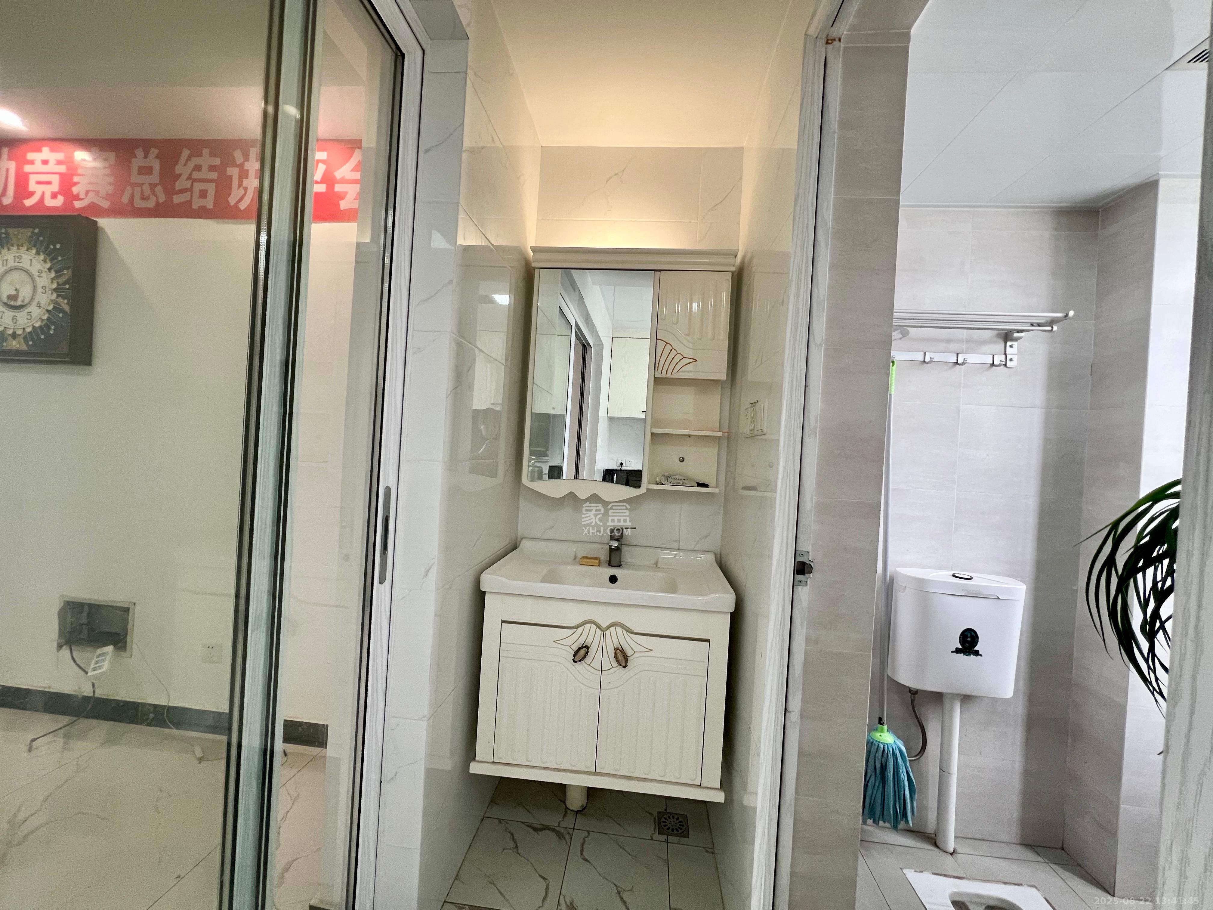 湘瑞嘉园  4室2厅2卫    4000.0元/月室内图