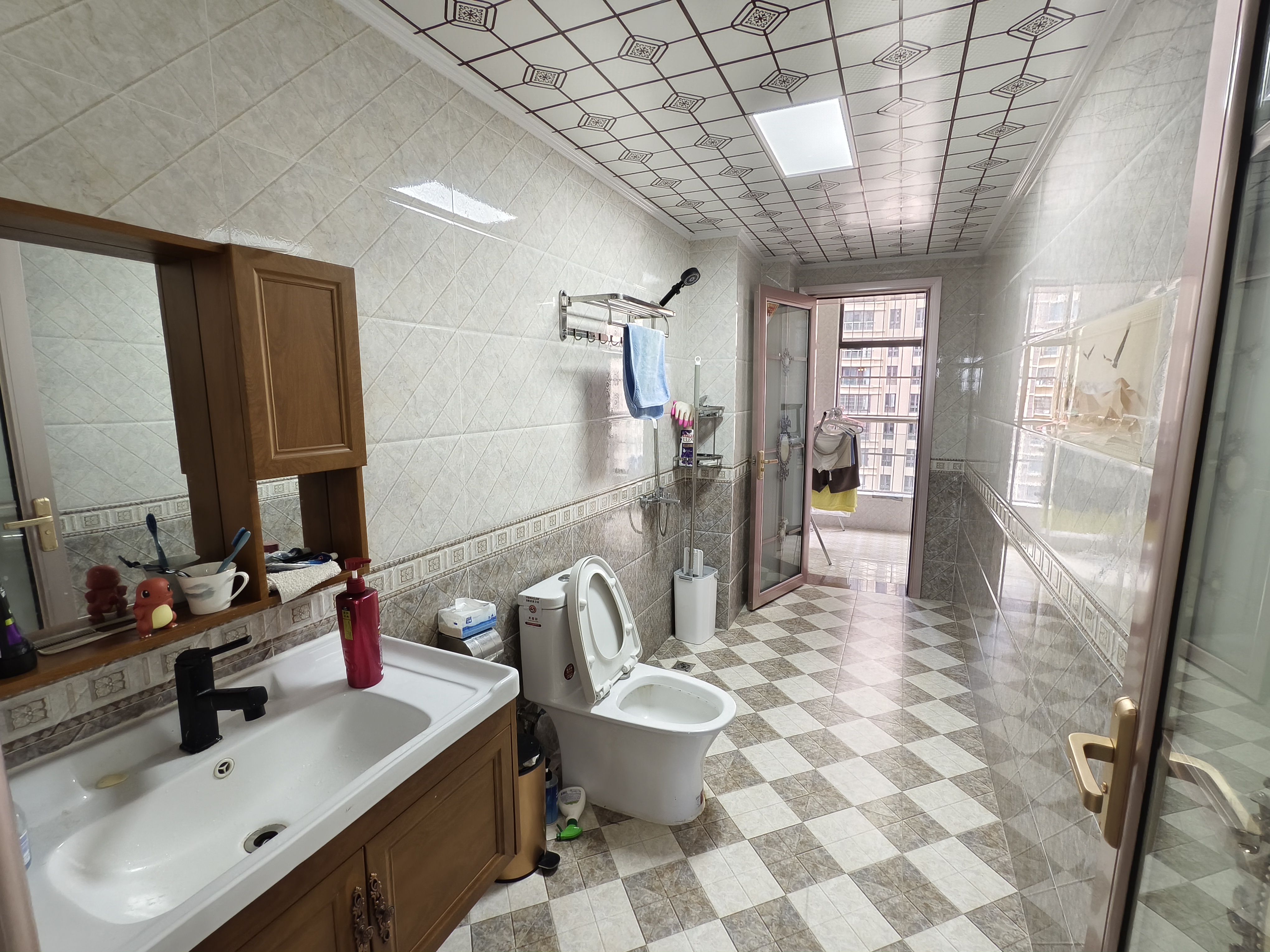 海阔天空-国瑞城三期(铂仕苑) 5室2厅2卫 8000.0元/月 海阔天空-国瑞城三期(铂仕苑) 5室2厅2卫 8000.0元/月室内图