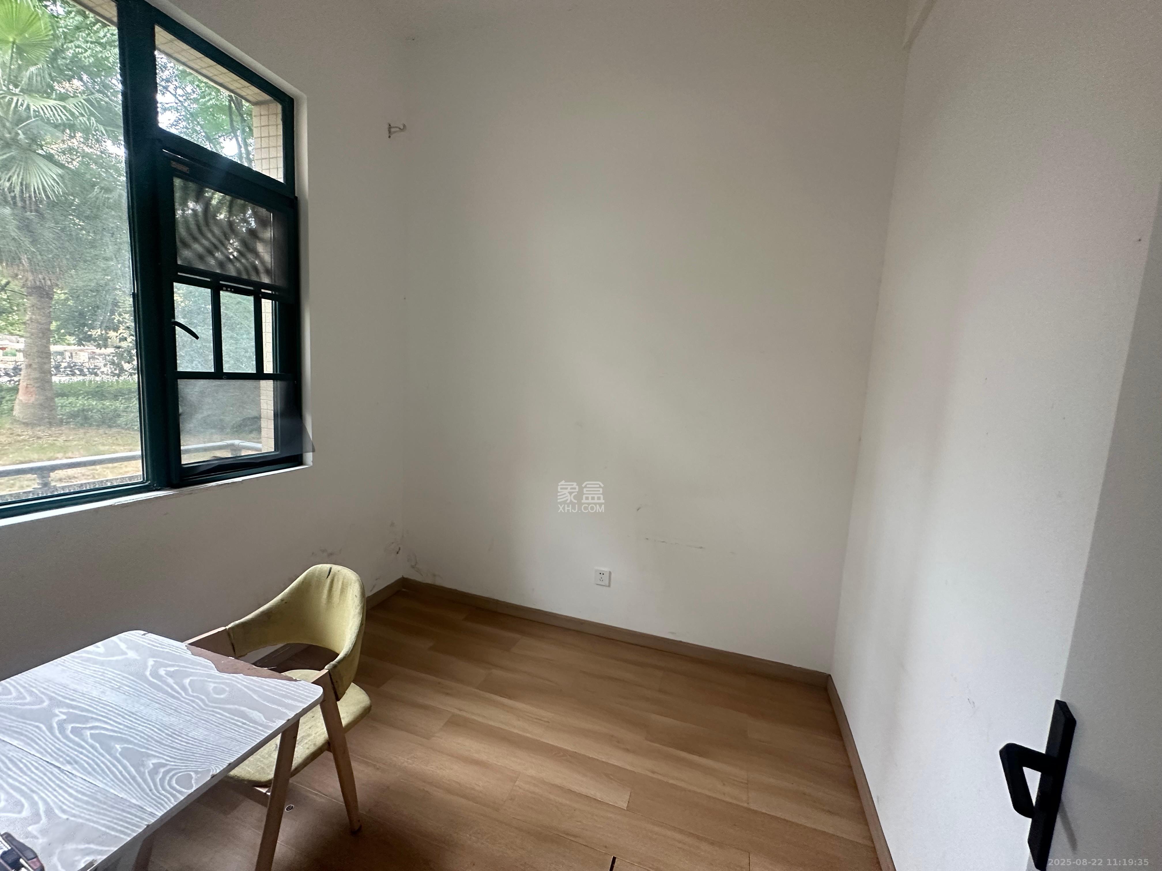 恒大雅苑 3室2厅1卫 3000.0元/月 恒大雅苑 3室2厅1卫 3000.0元/月室内图