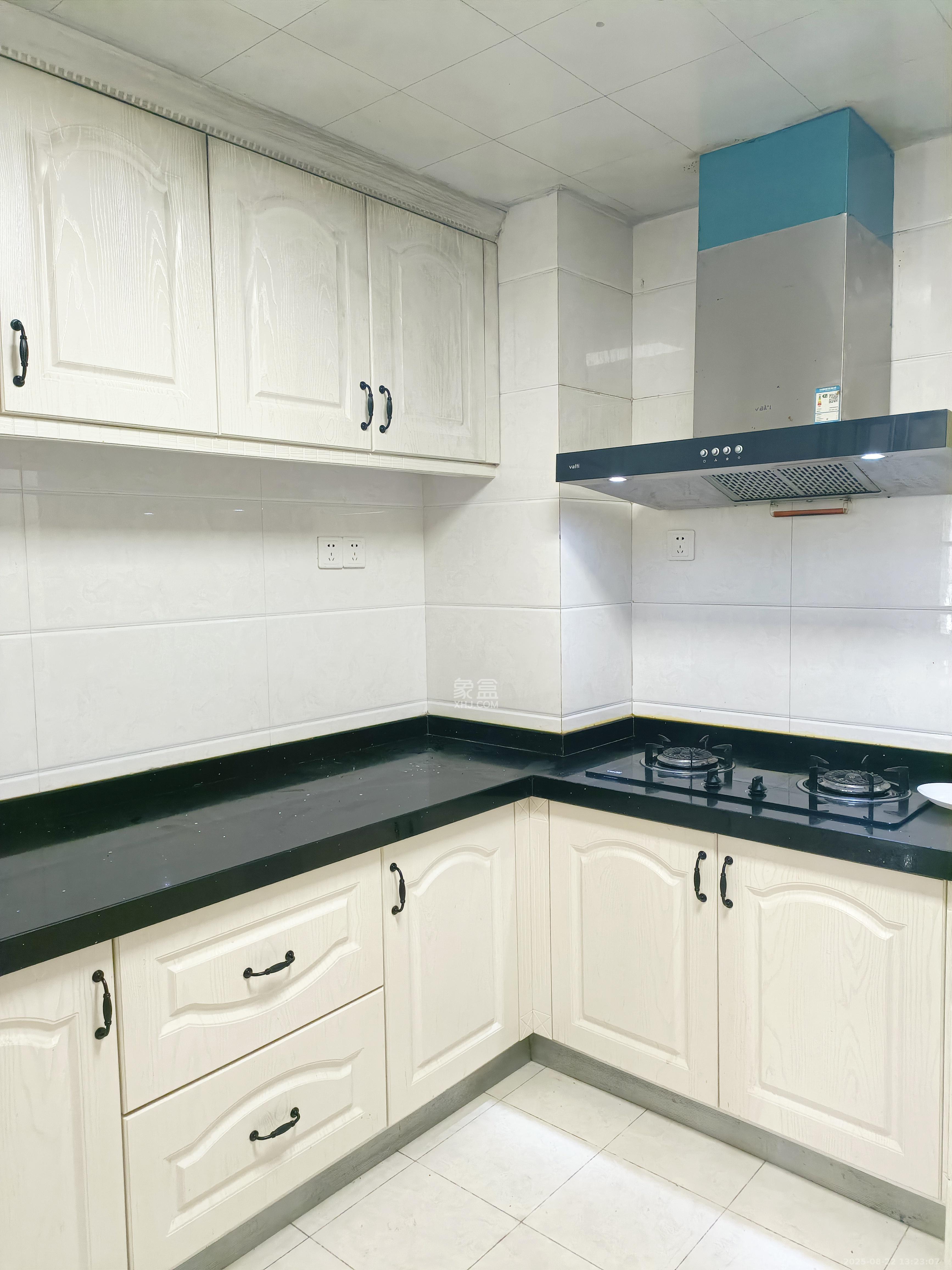 华雅林语苑  2室2厅1卫    2600.0元/月 华雅林语苑  2室2厅1卫    2600.0元/月室内图