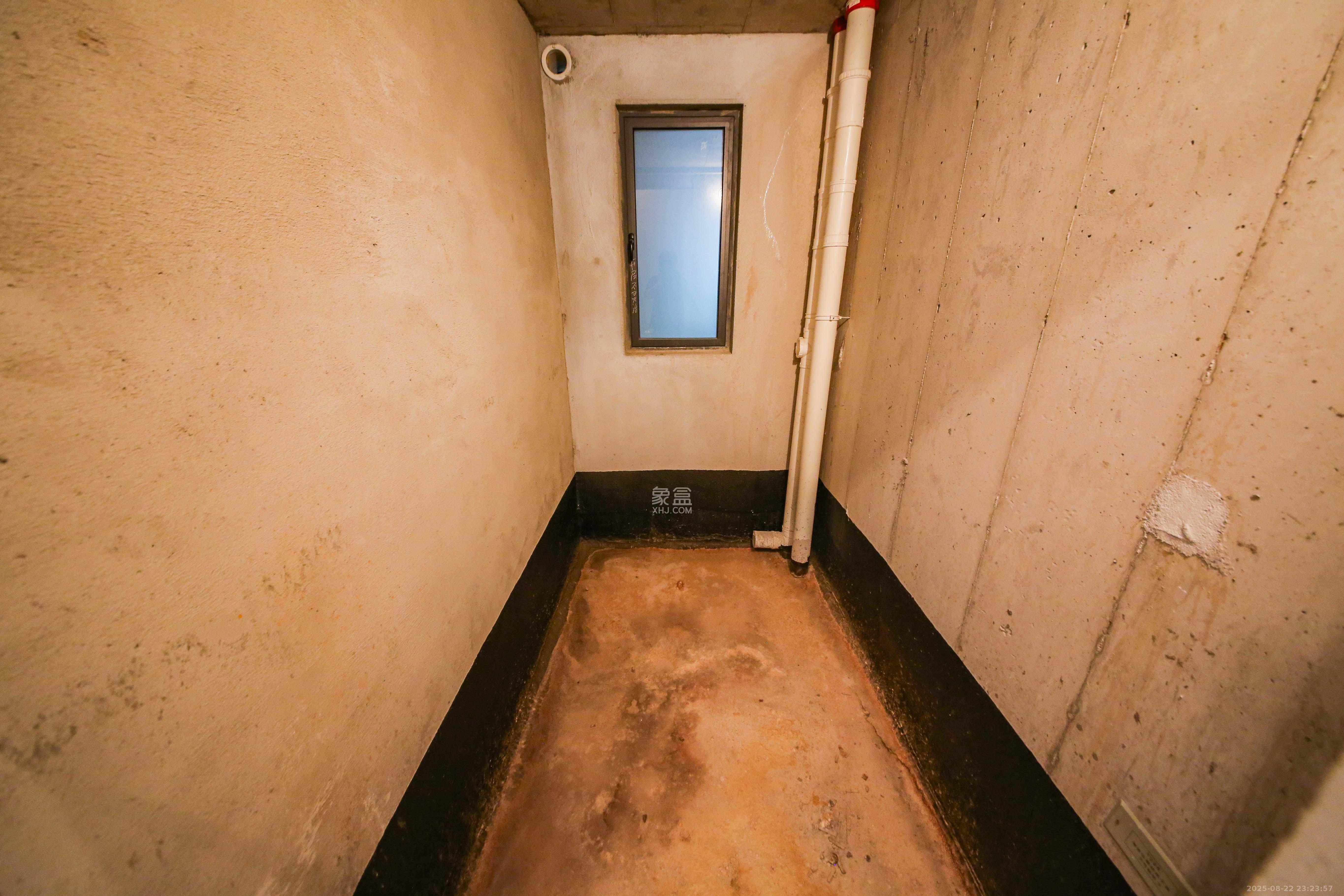 中建钰和城  4室2厅2卫   180.00万卫生间