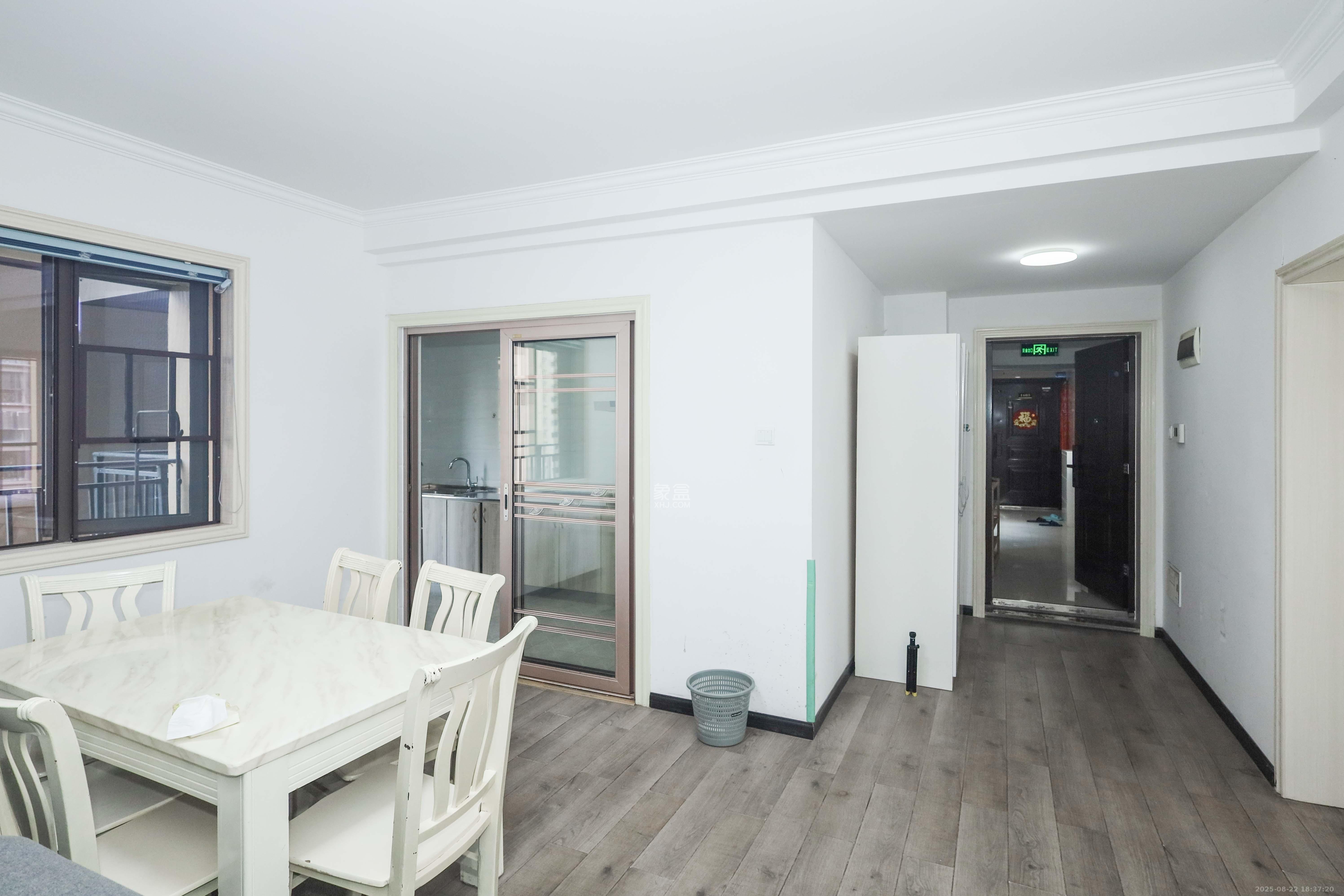 梅溪湖合能璞丽  4室2厅1卫    151.0万 梅溪湖合能璞丽  4室2厅1卫    151.0万客厅