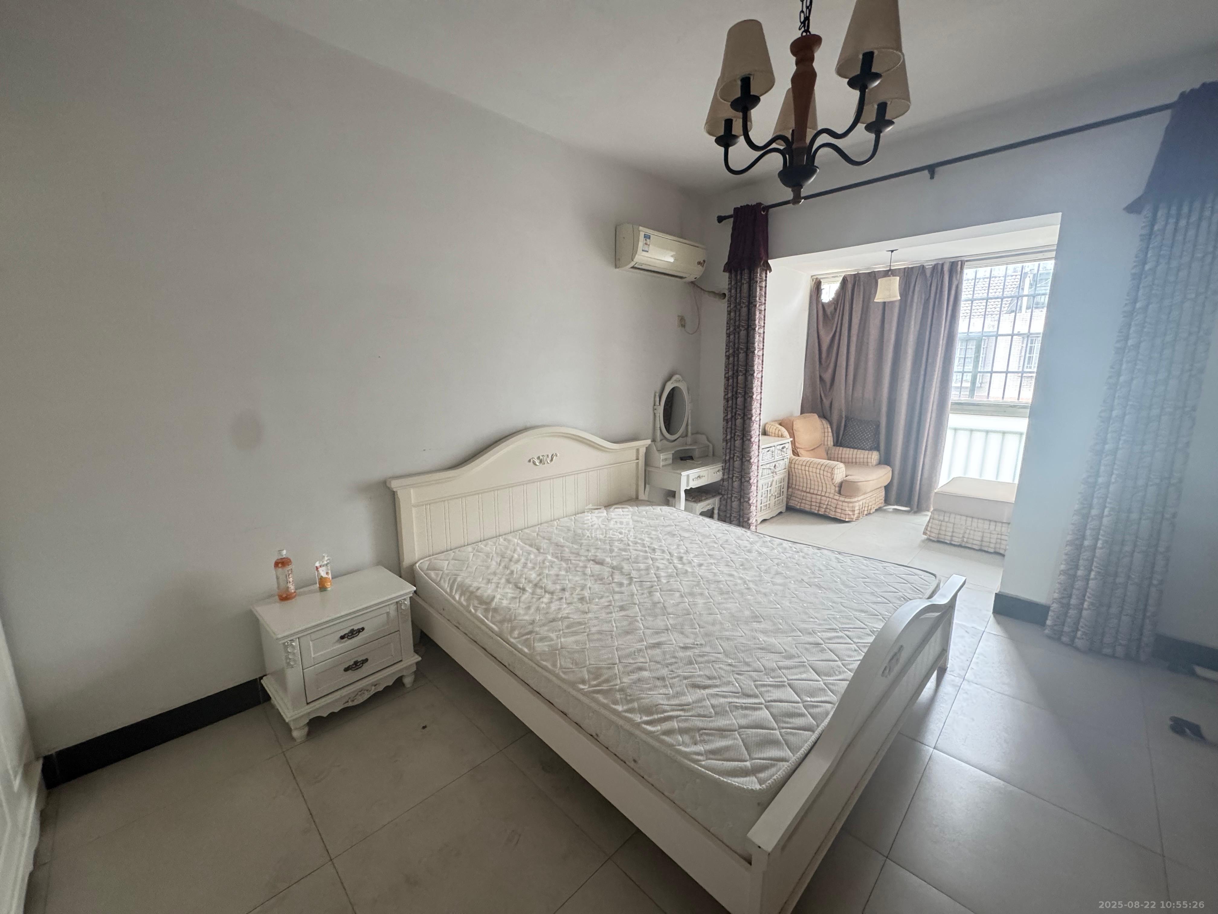 四季星城  3室2厅1卫    1800.0元/月 四季星城  3室2厅1卫    1800.0元/月室内图1