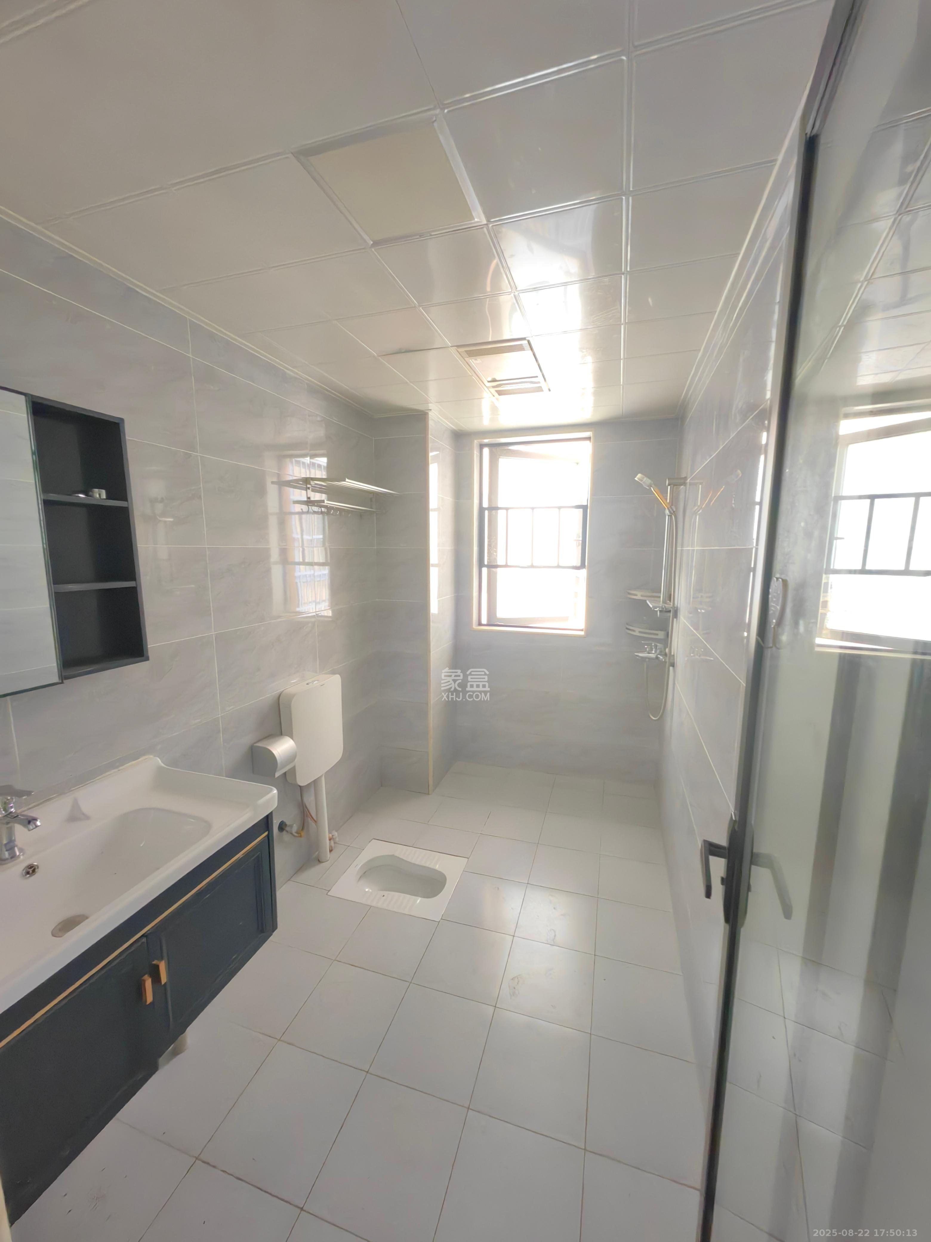 中建芙蓉嘉苑  3室2厅2卫    2600.0元/月室内图