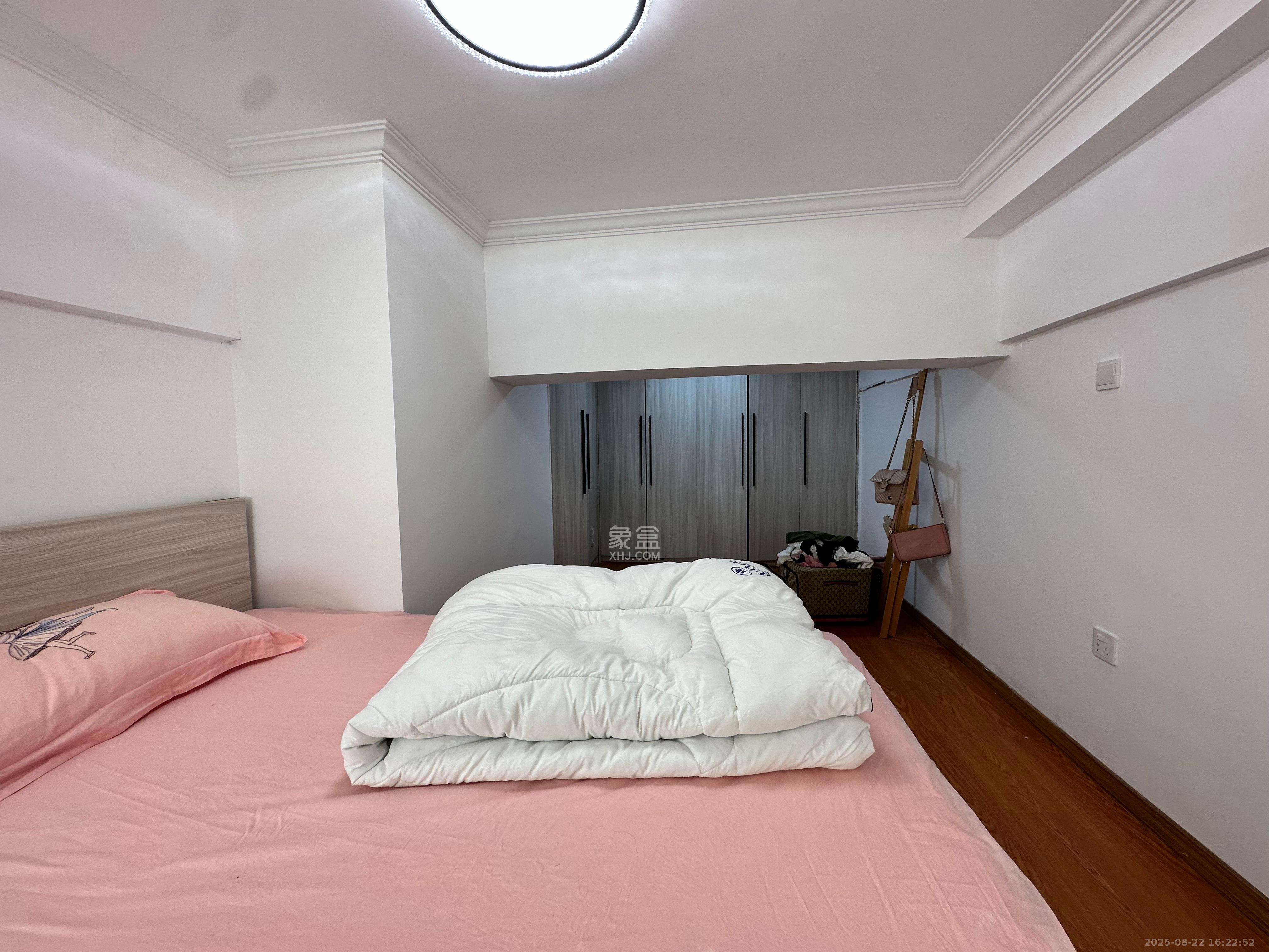 港湘铂玥（天园地芳国际珠宝城）  2室2厅1卫    2000.0元/月室内图