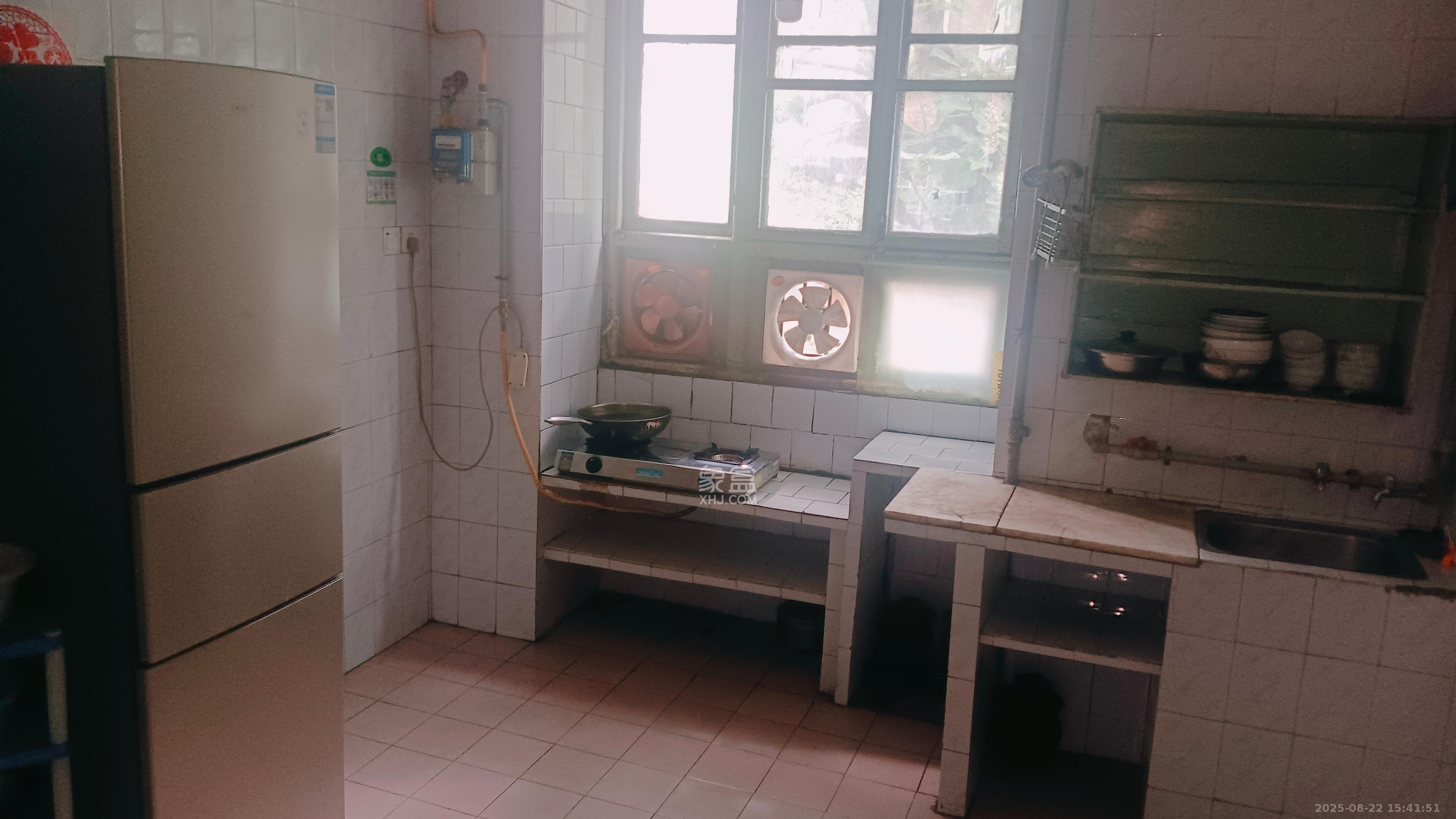 妹子山社区(曙光社区) 2室1厅1卫 1300.0元/月 妹子山社区(曙光社区) 2室1厅1卫 1300.0元/月室内图