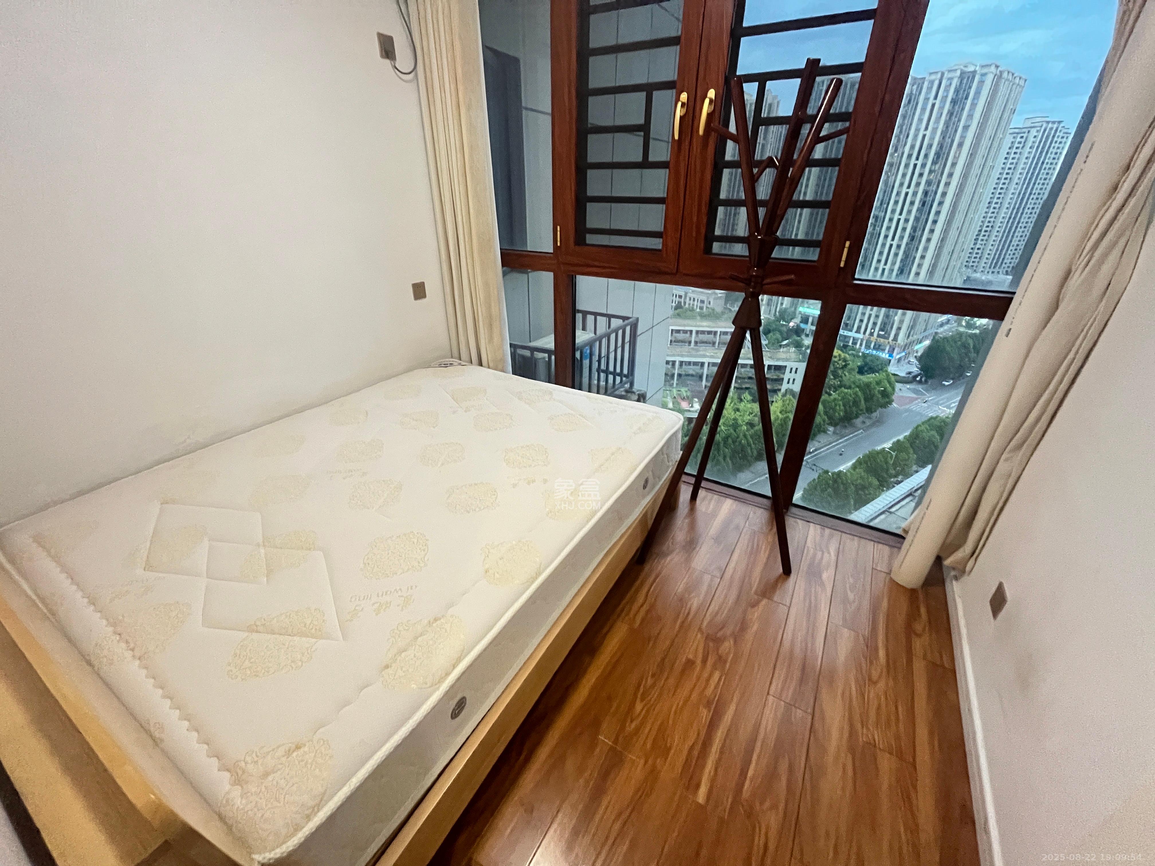 中国铁建梅溪青秀二期  4室2厅2卫    3200.0元/月室内图