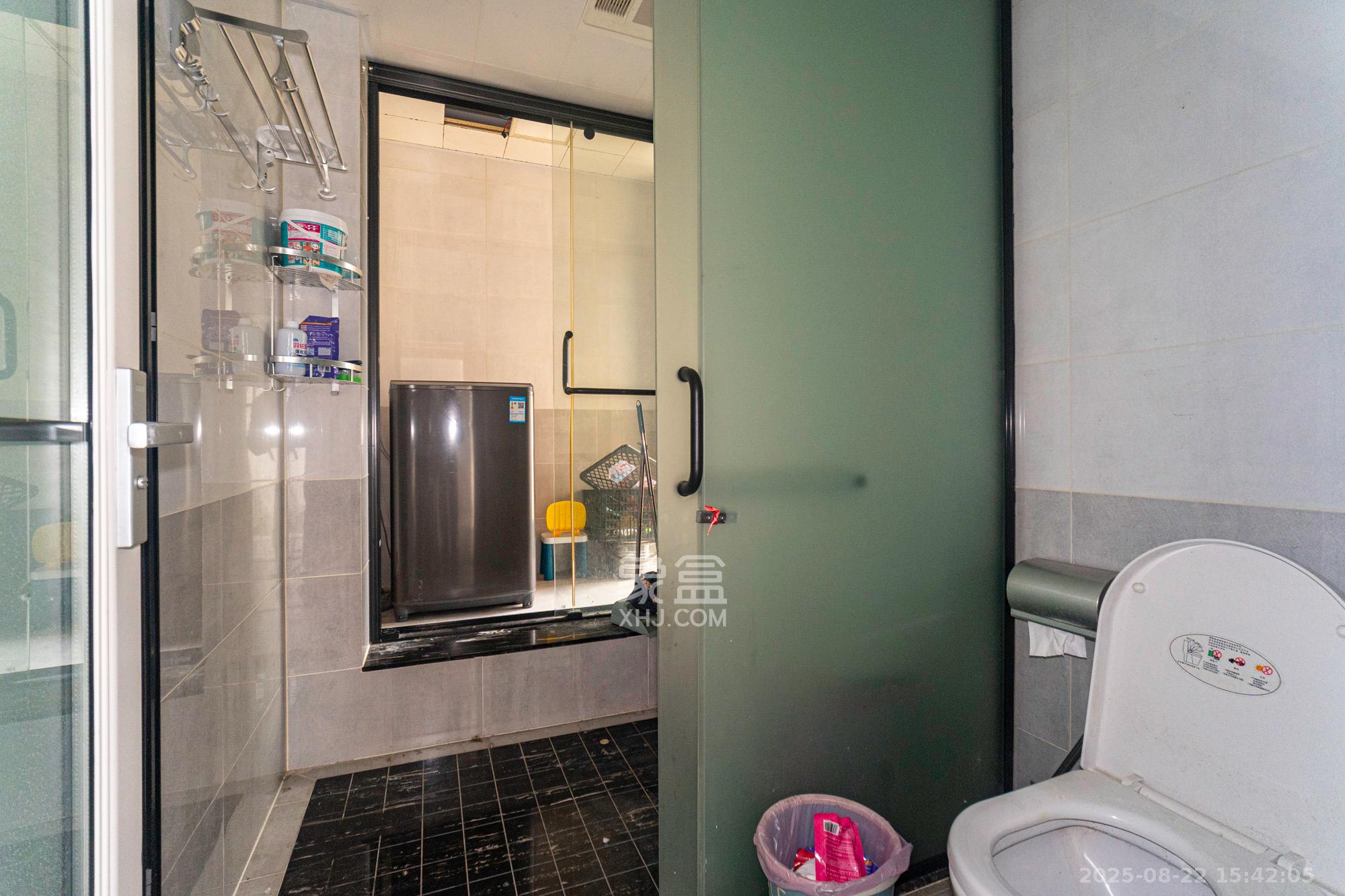 艾美潇湘  4室2厅2卫    79.8万 艾美潇湘  4室2厅2卫    79.8万卫生间