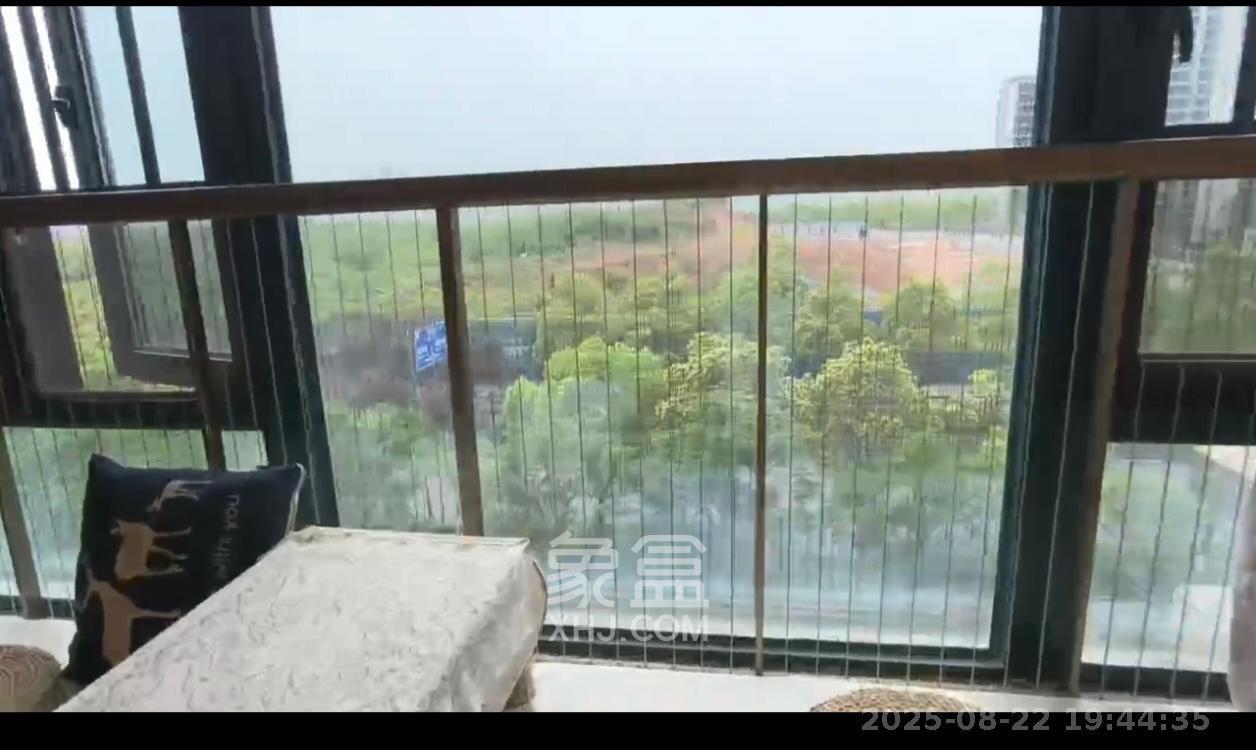 恒大翡翠华庭  1室1厅1卫   1400.00元/月室内图
