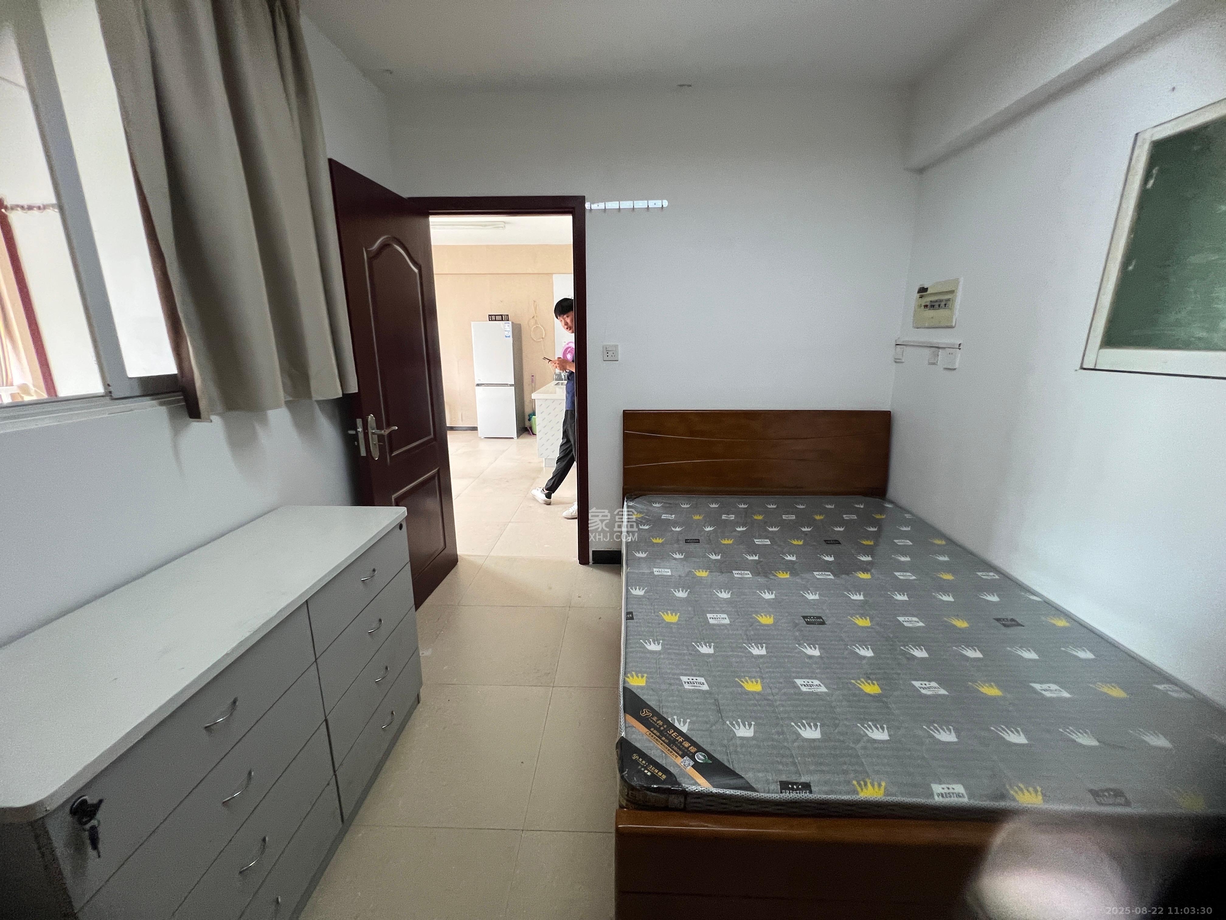 都市先锋  2室1厅1卫    2000.0元/月 都市先锋  2室1厅1卫    2000.0元/月室内图