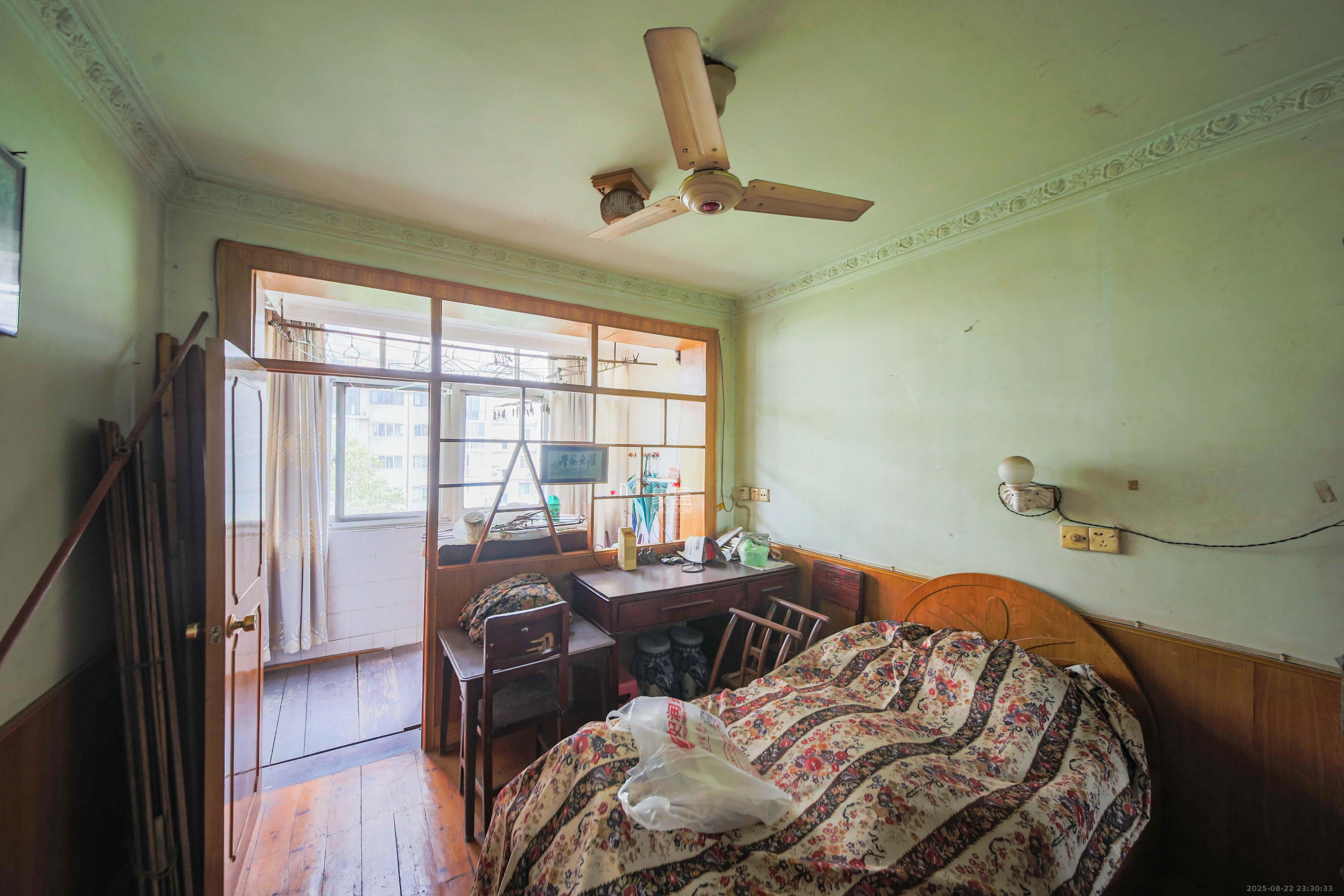 友谊路电视机厂宿舍  2室2厅1卫    40.0万 友谊路电视机厂宿舍  2室2厅1卫    40.0万卧室