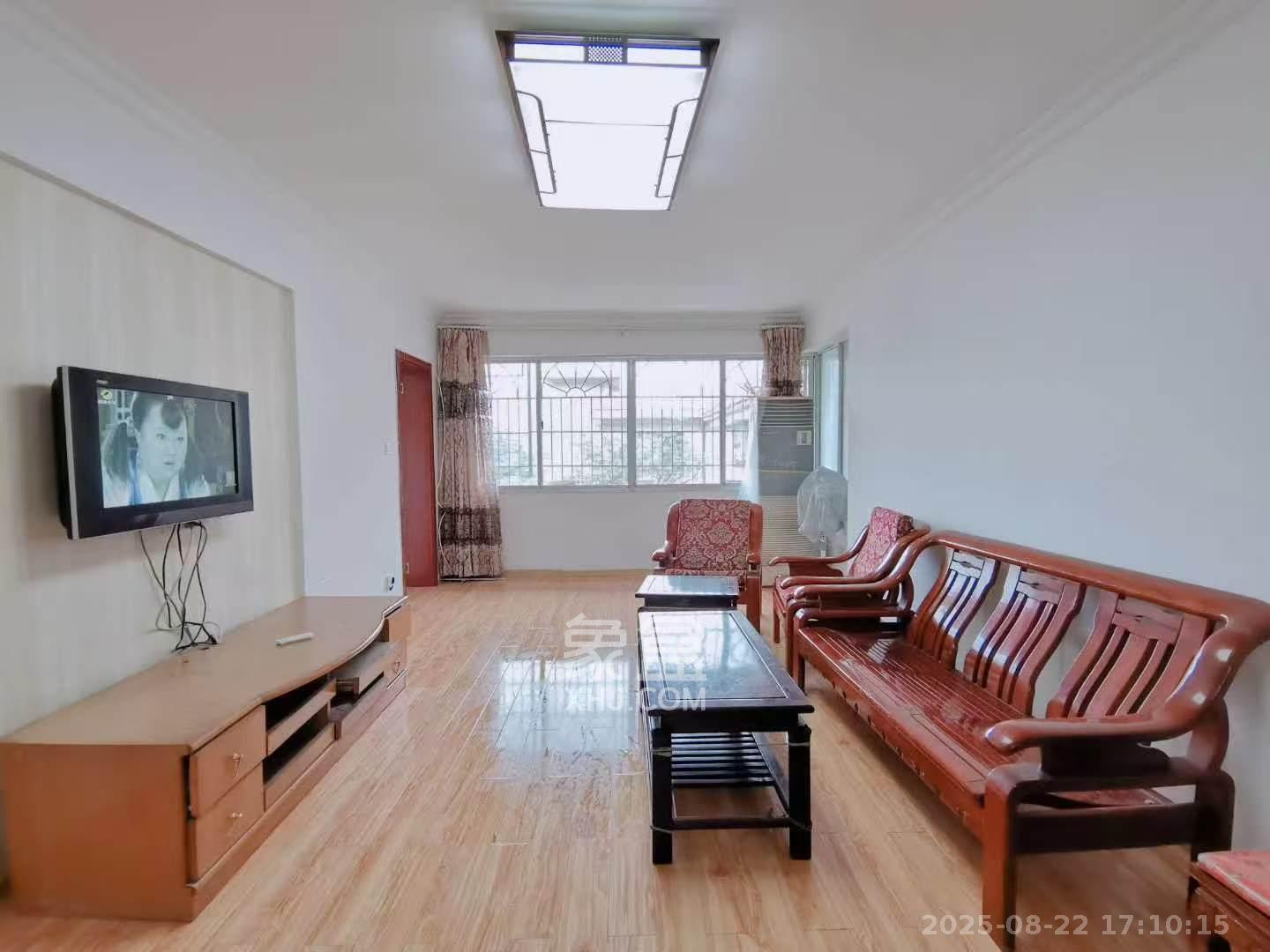 聚福园 2室2厅1卫 2400.0元/月 聚福园 2室2厅1卫 2400.0元/月室内图