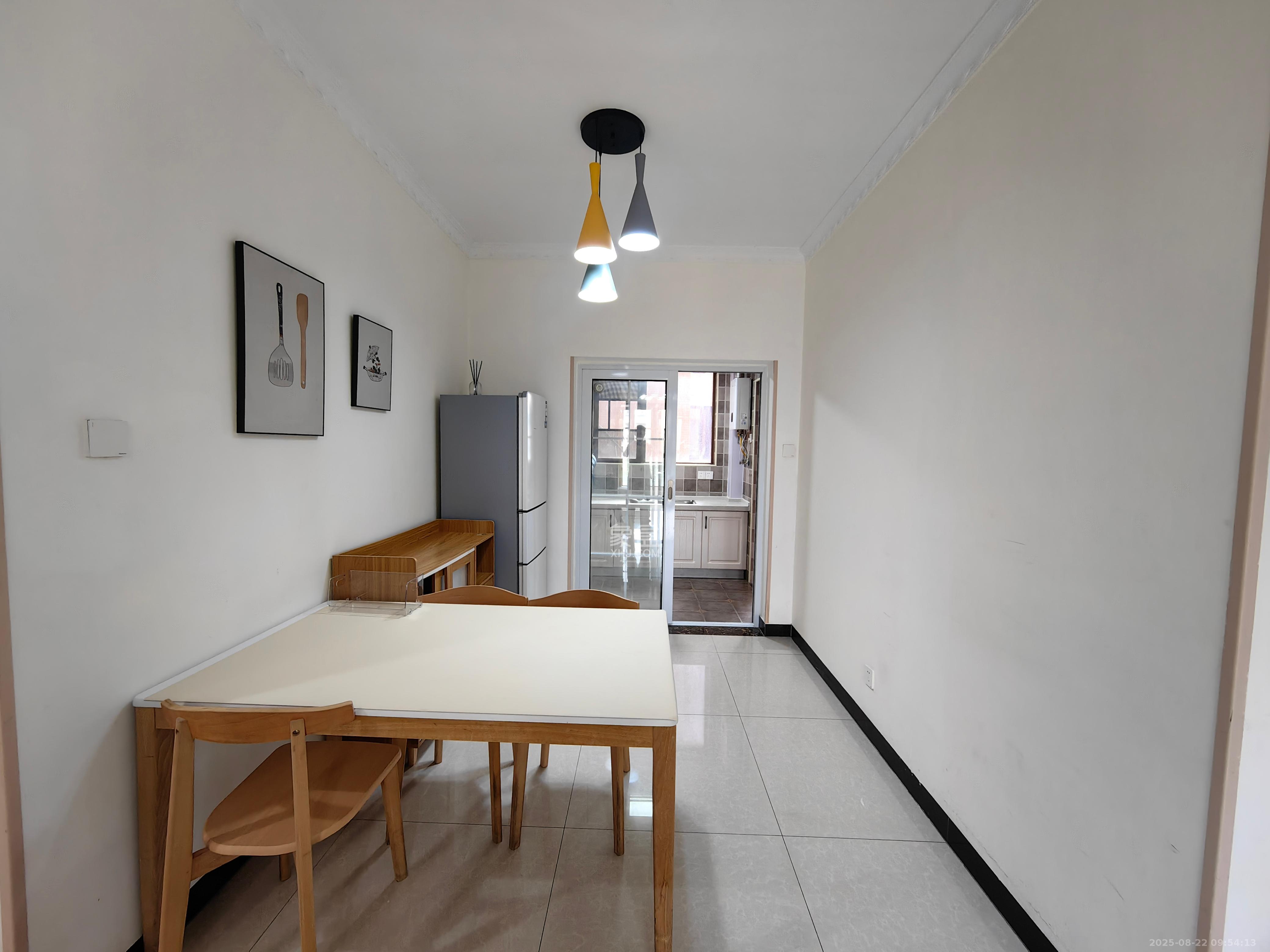 第六都(陆都小区) 4室2厅2卫 3500.0元/月 第六都(陆都小区) 4室2厅2卫 3500.0元/月室内图