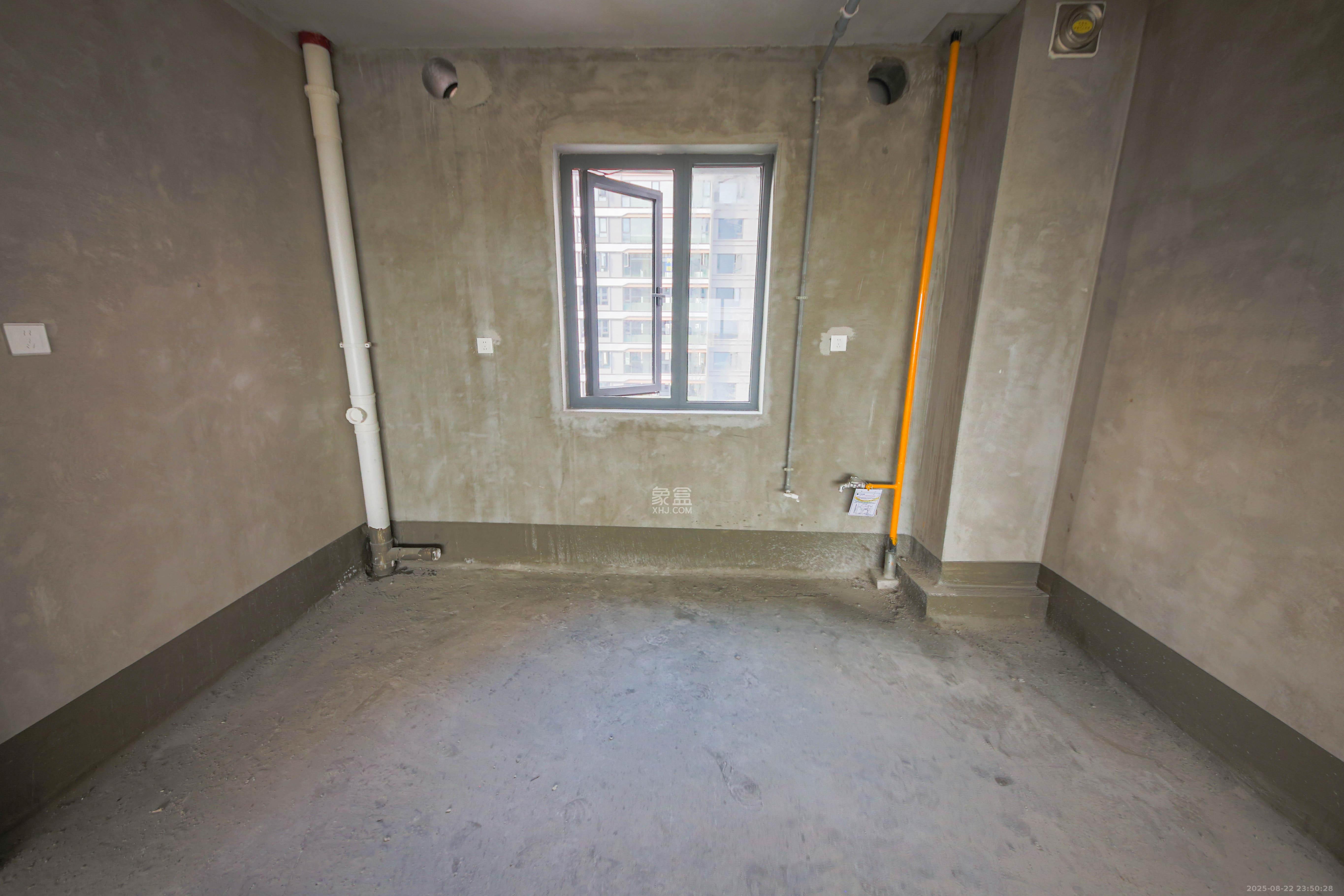 龙湖云河颂  4室2厅3卫    300.0万 龙湖云河颂  4室2厅3卫    300.0万厨房