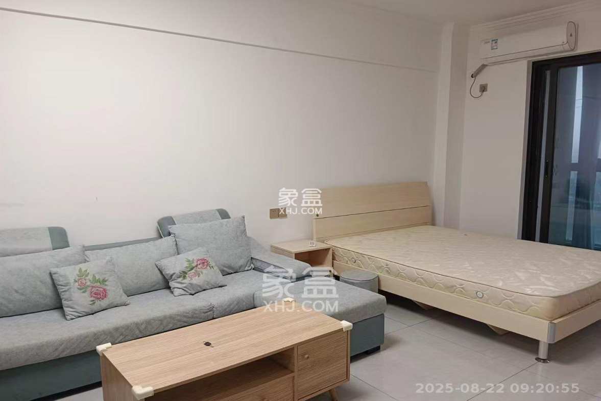 绿城高尔夫小镇 1室1厅1卫 1400.0元/月 绿城高尔夫小镇 1室1厅1卫 1400.0元/月室内图