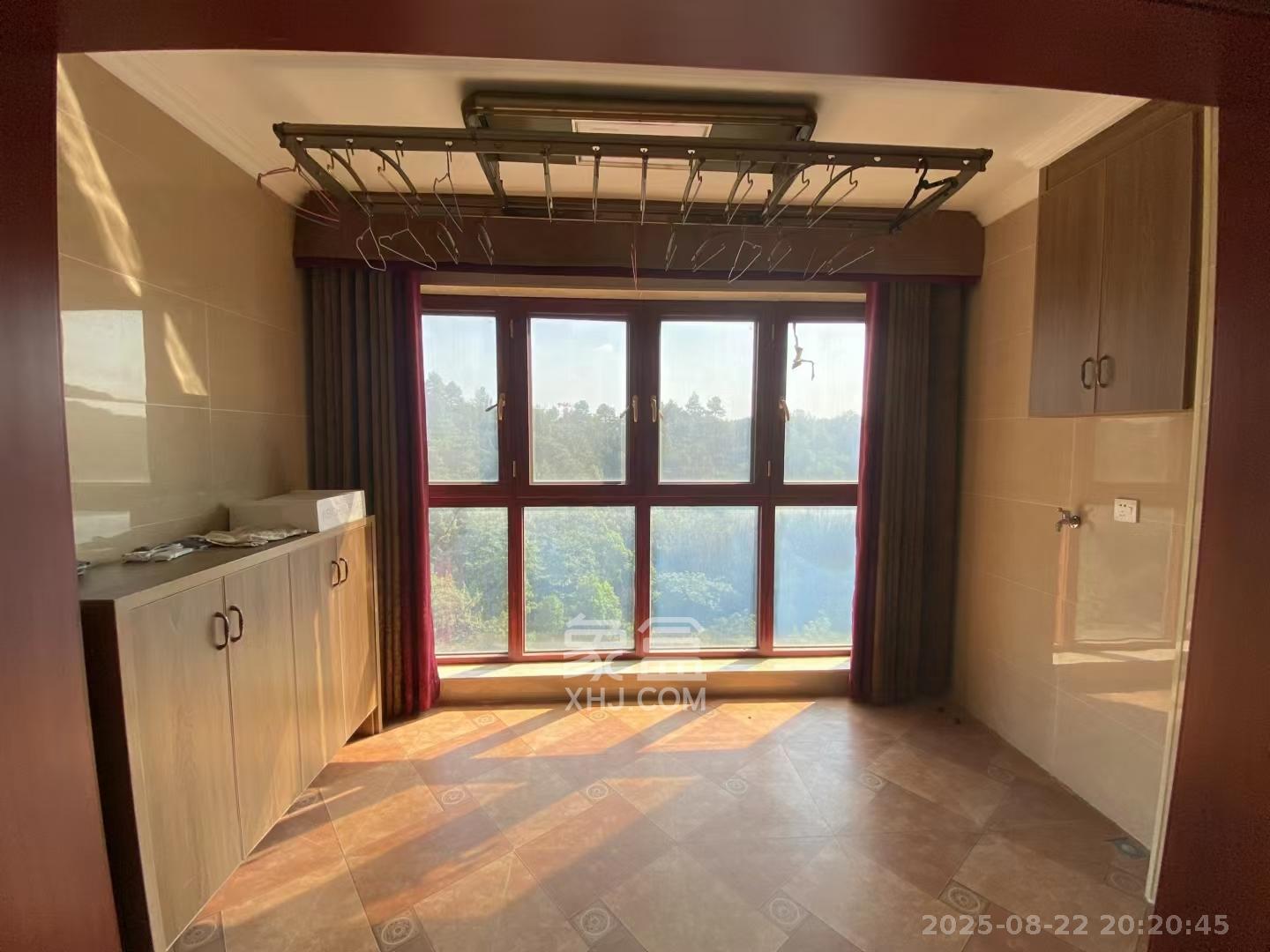 盛景谷山里 2室2厅1卫 2300.0元/月 盛景谷山里 2室2厅1卫 2300.0元/月室内图