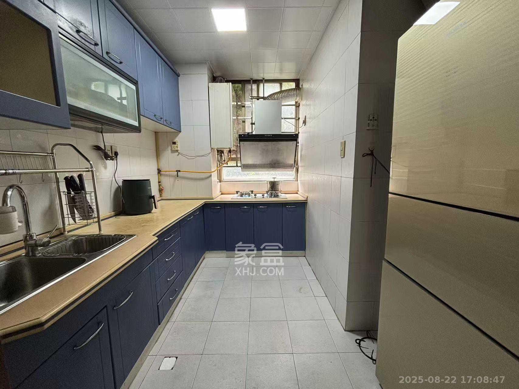 星电花园  3室2厅2卫    3300.0元/月 星电花园  3室2厅2卫    3300.0元/月室内图