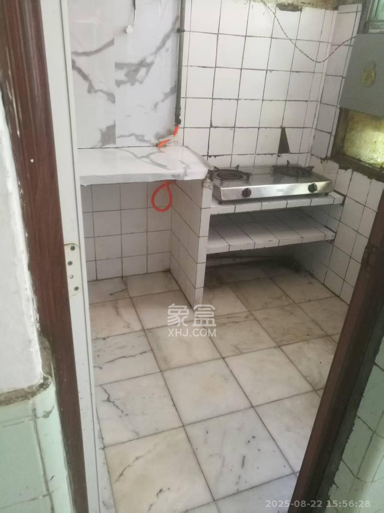 中国人民财产股份公司宿舍(人民保险公司宿舍) 3室2厅1卫 1500.0元/月 中国人民财产股份公司宿舍(人民保险公司宿舍) 3室2厅1卫 1500.0元/月室内图