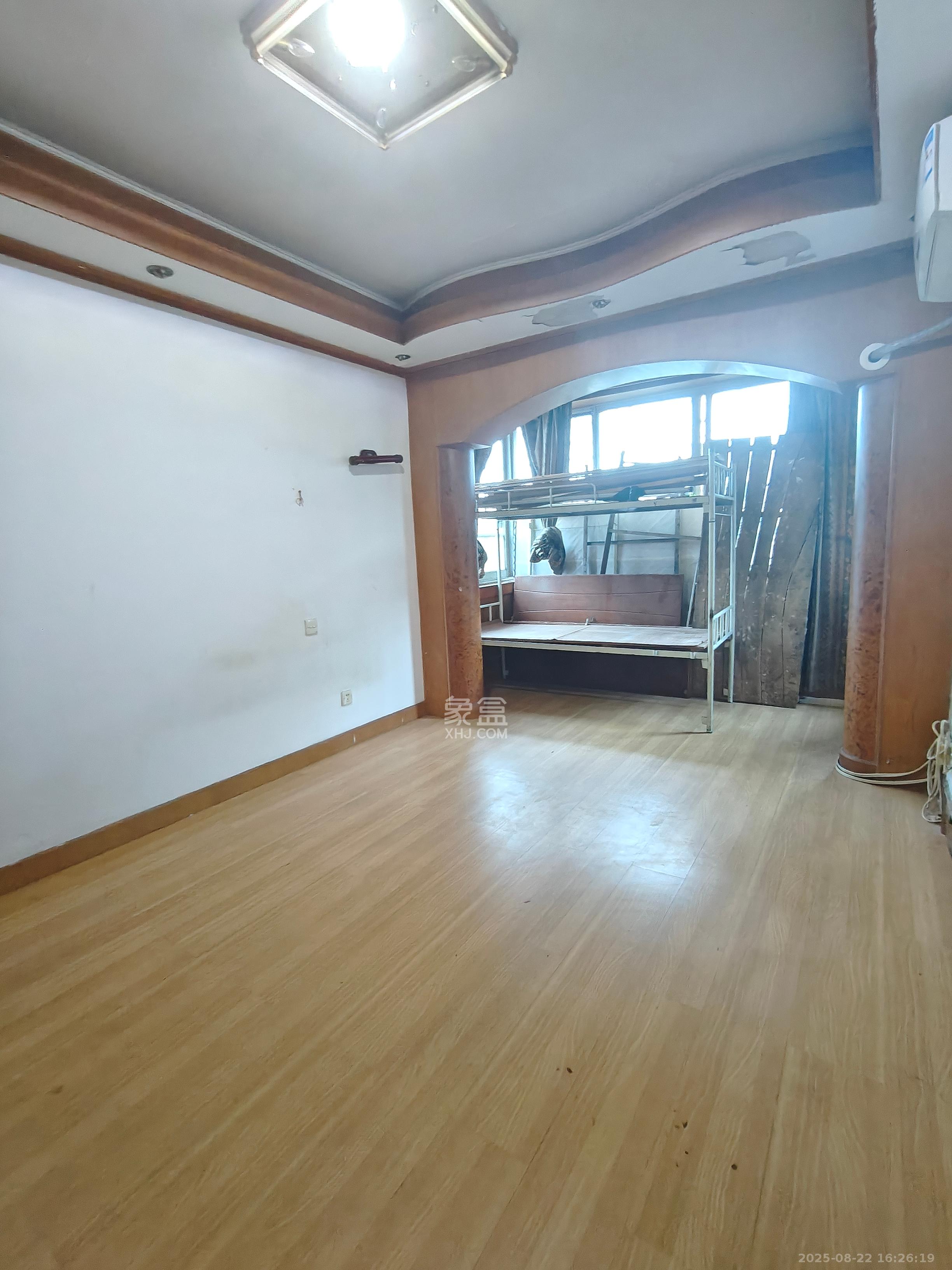 铭园小区  4室1厅1卫   3200.00元/月室内图
