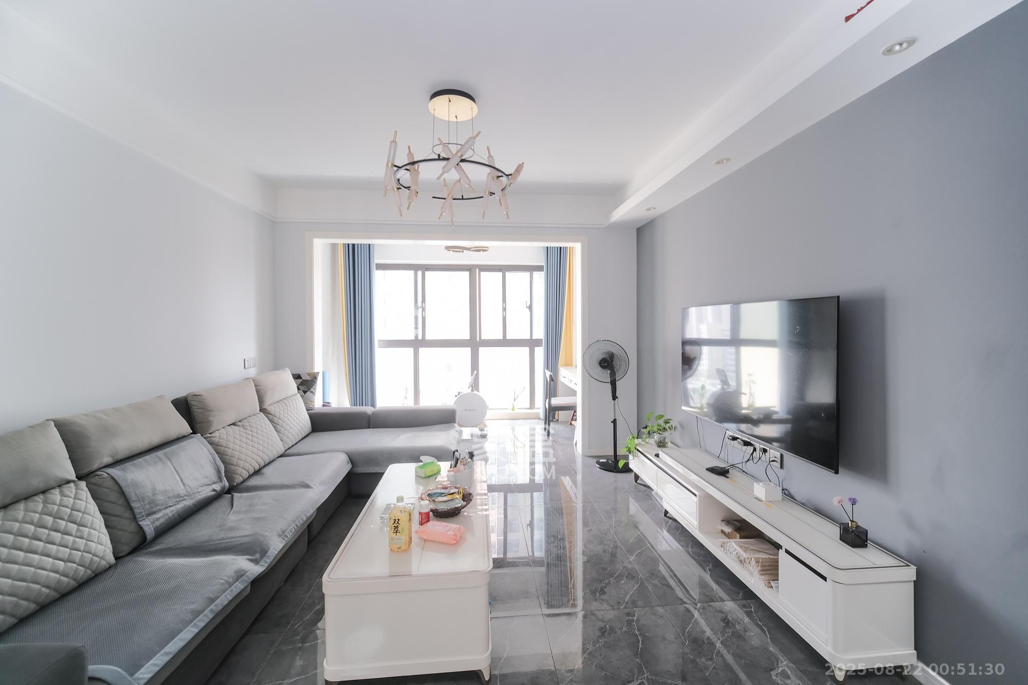 星雅美辰  3室2厅2卫    115.0万 星雅美辰  3室2厅2卫    115.0万客厅