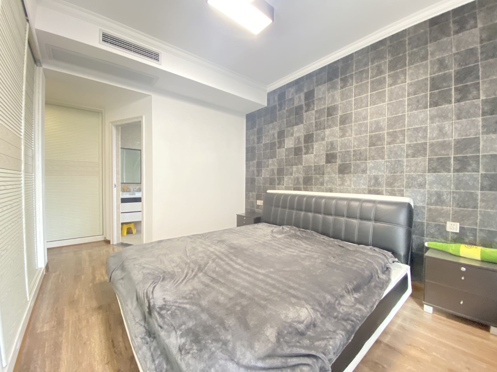 雅士林欣城 3室2厅2卫 2300.0元/月 雅士林欣城 3室2厅2卫 2300.0元/月室内图