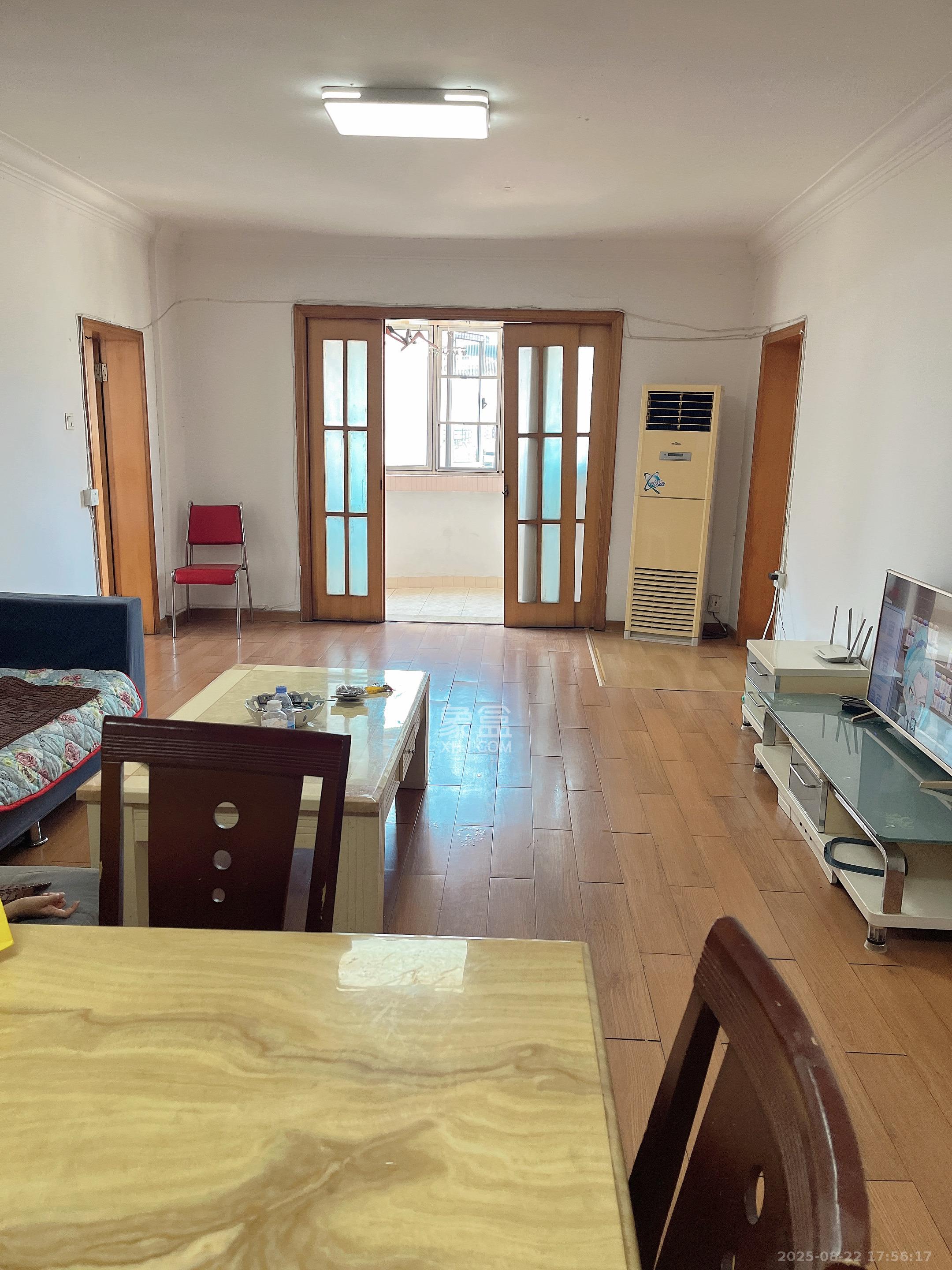 城市花园 3室2厅2卫 2800.0元/月 城市花园 3室2厅2卫 2800.0元/月室内图