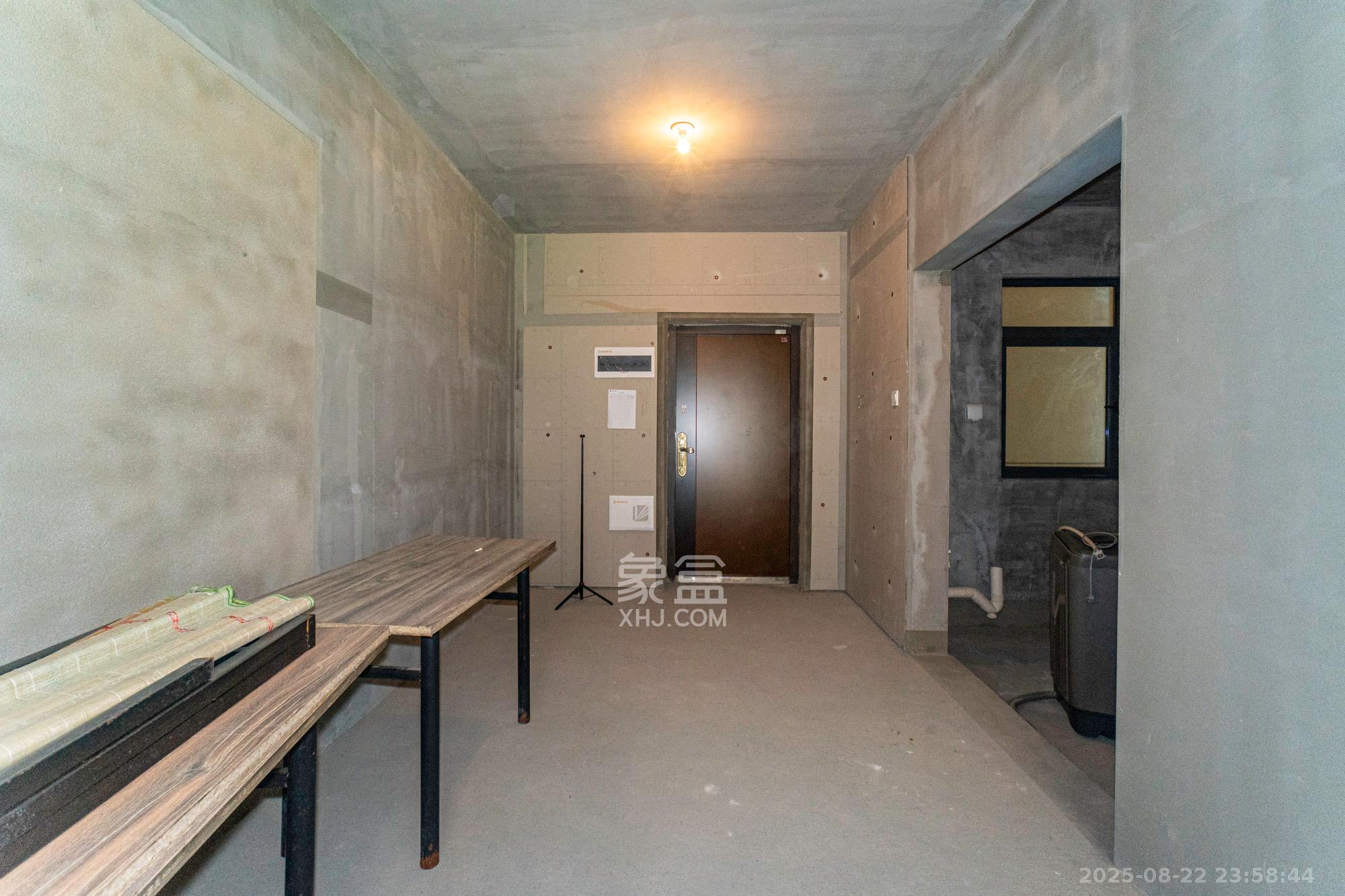 日盛湖湘花苑  3室2厅1卫    67.0万 日盛湖湘花苑  3室2厅1卫    67.0万客厅